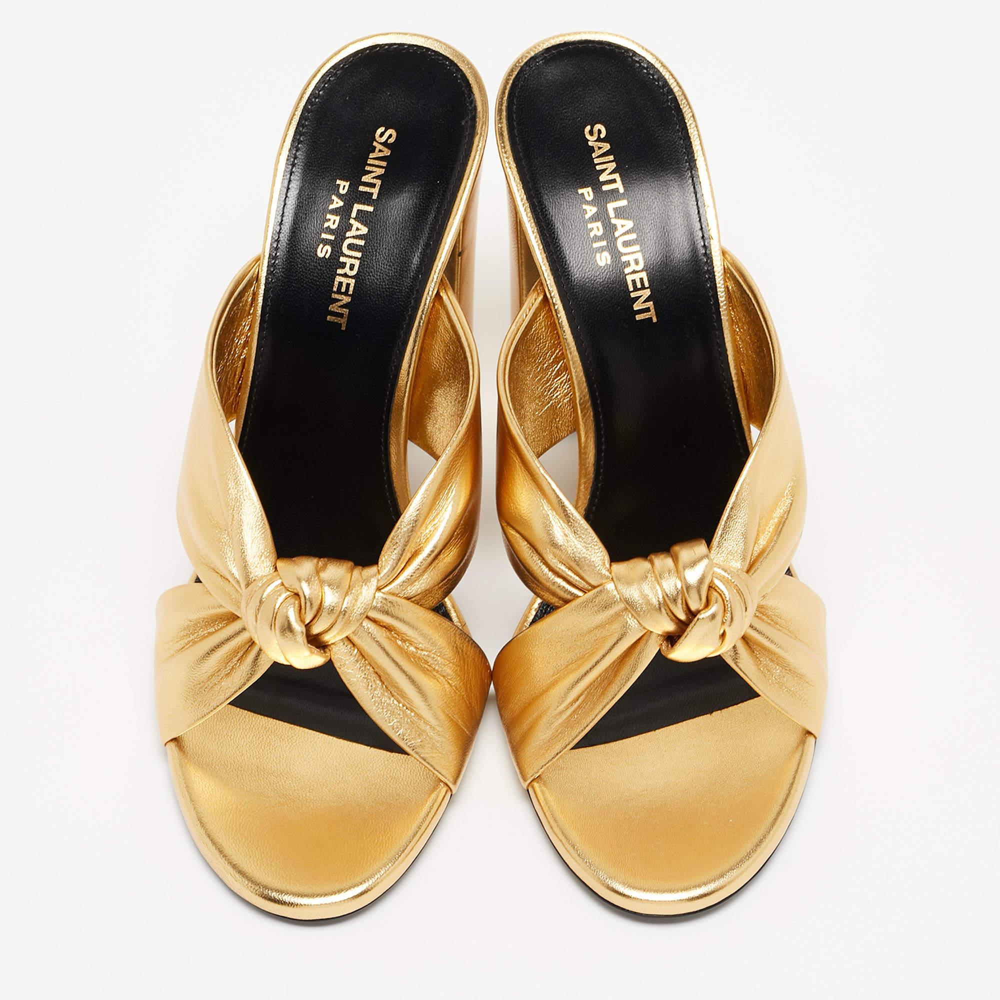 Women's Saint Laurent Gold Gold Leather Bianca Slides Size 38.5 For Sale