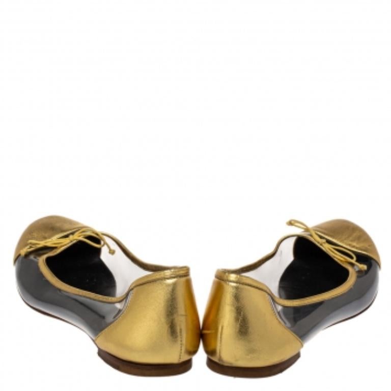 Saint Laurent Gold Leather And PVC Ballet Flats Size 39.5 In Fair Condition For Sale In Dubai, Al Qouz 2