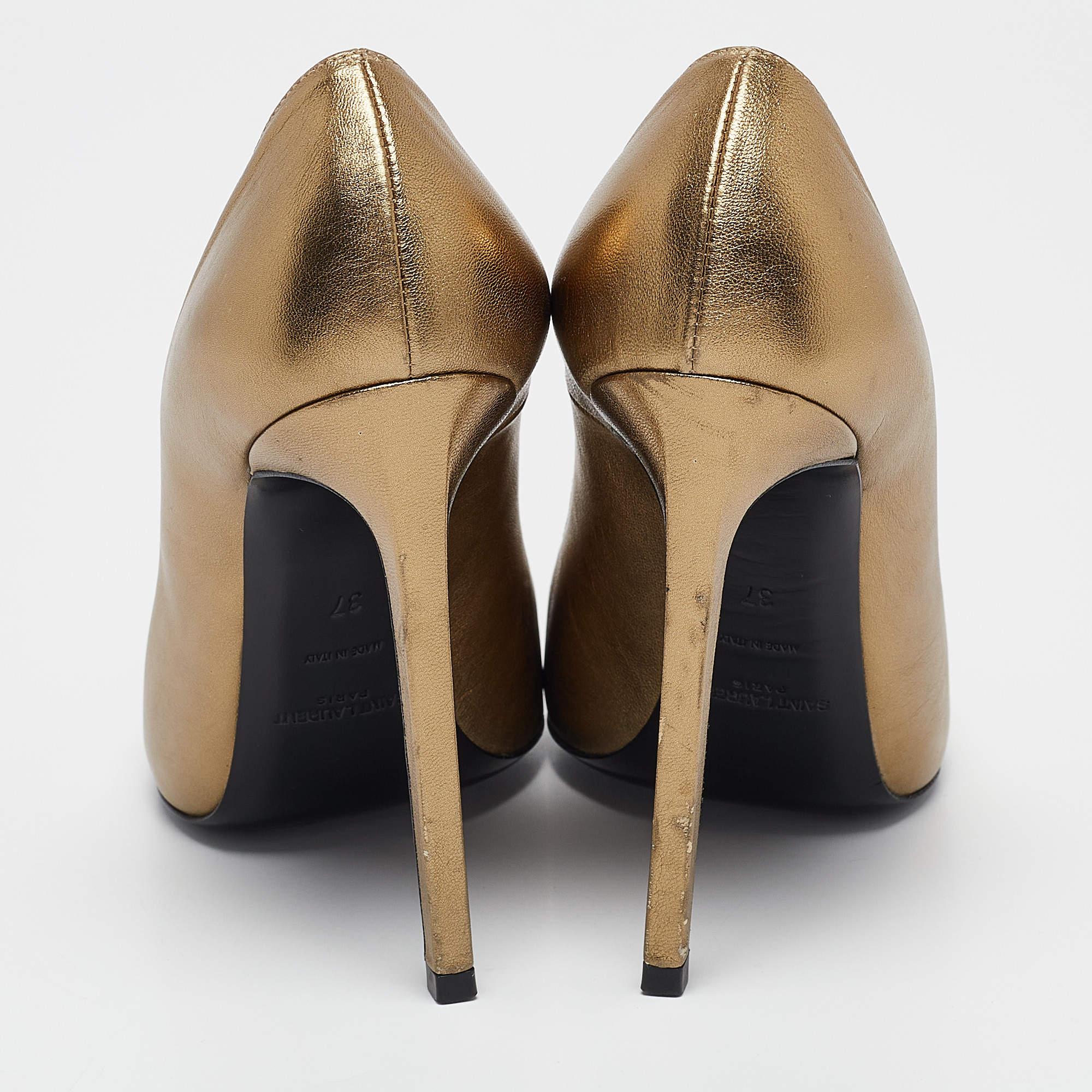 Marron Saint Laurent escarpins à bout ouvert en cuir doré taille 37 en vente