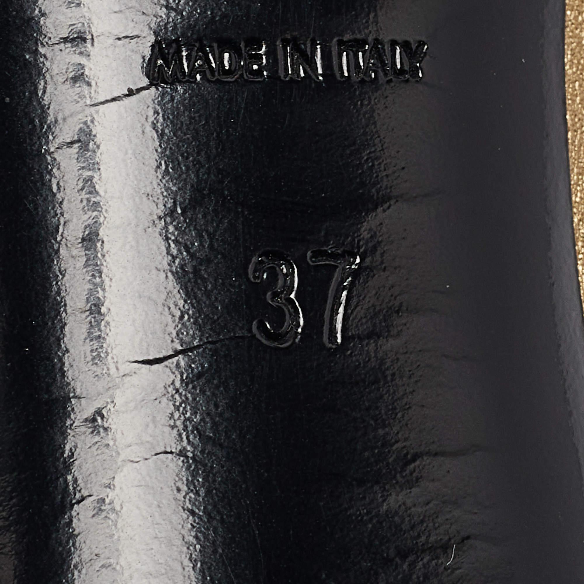 Saint Laurent escarpins à bout ouvert en cuir doré taille 37 en vente 3
