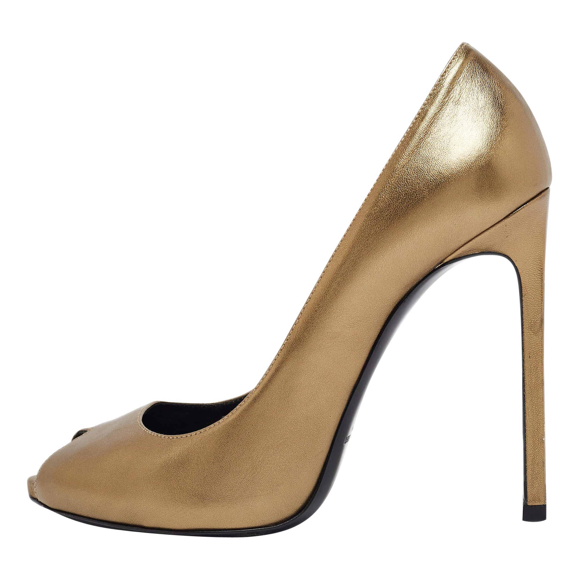 Saint Laurent - Décolleté in pelle d'oro con punta aperta - misura 37 in vendita