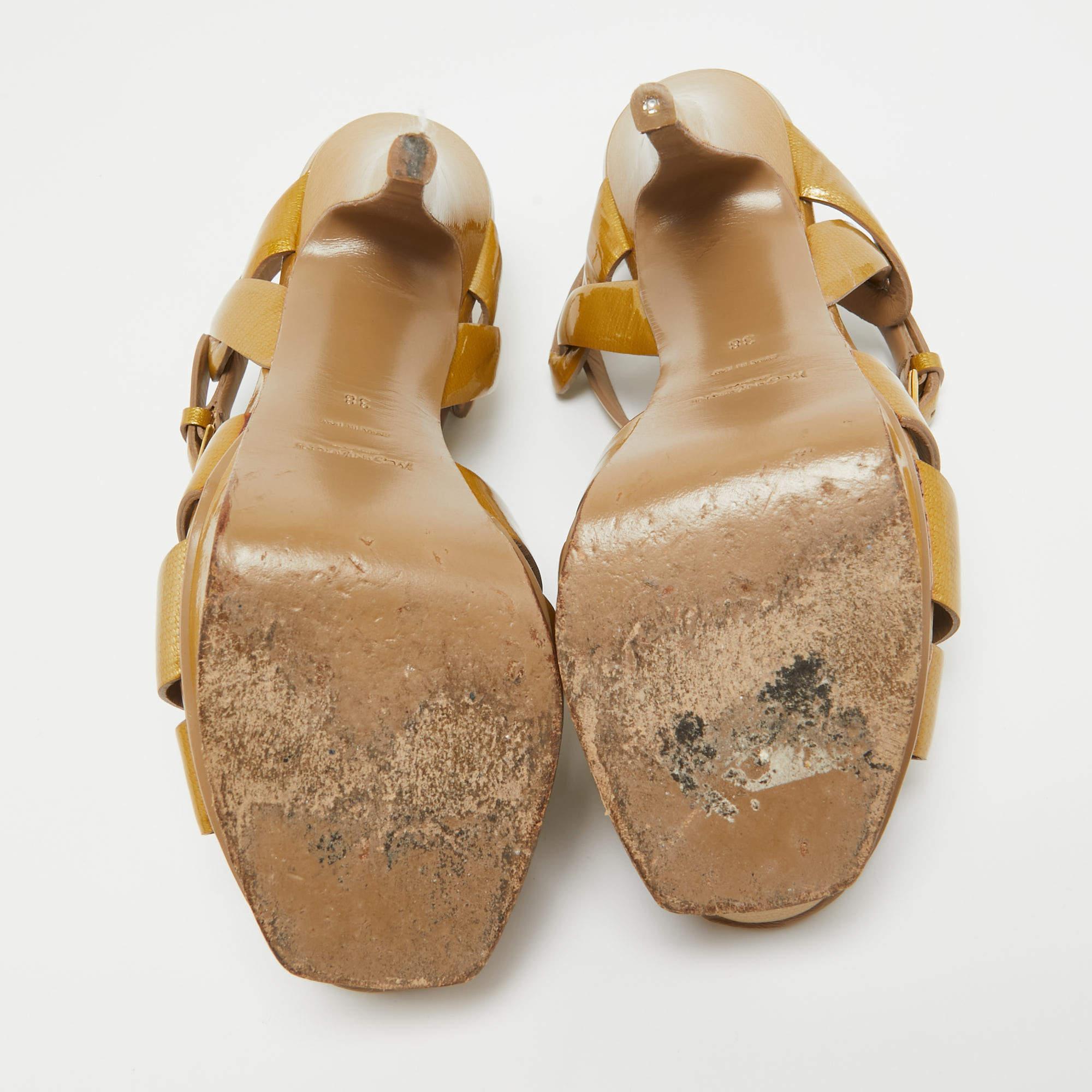 Saint Laurent Gold Patent Leather Tribute Platform Sandals Size 38 In Good Condition For Sale In Dubai, Al Qouz 2