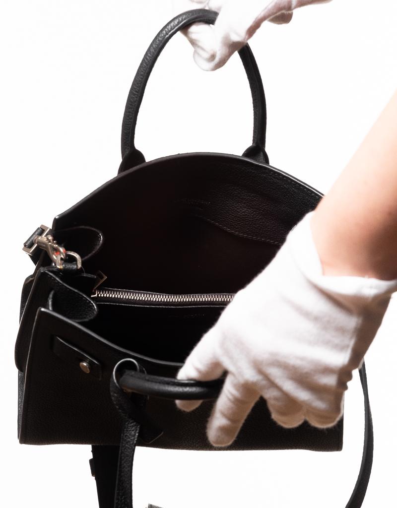Saint Laurent Nano Sac De Jour Tragetasche aus schwarzem genarbtem Kalbsleder 1