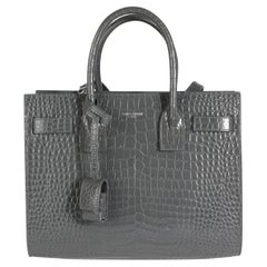 Saint Laurent Graue Baby Sac De Jour-Tasche aus Kalbsleder mit Krokodilprägung