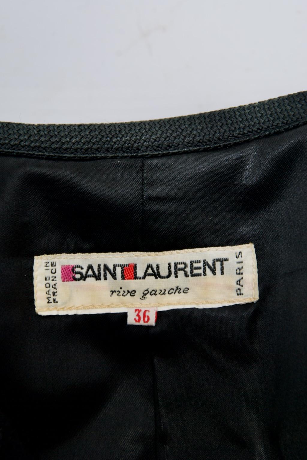 Saint Laurent Graue Samt-Cropped-Jacke im Angebot 5