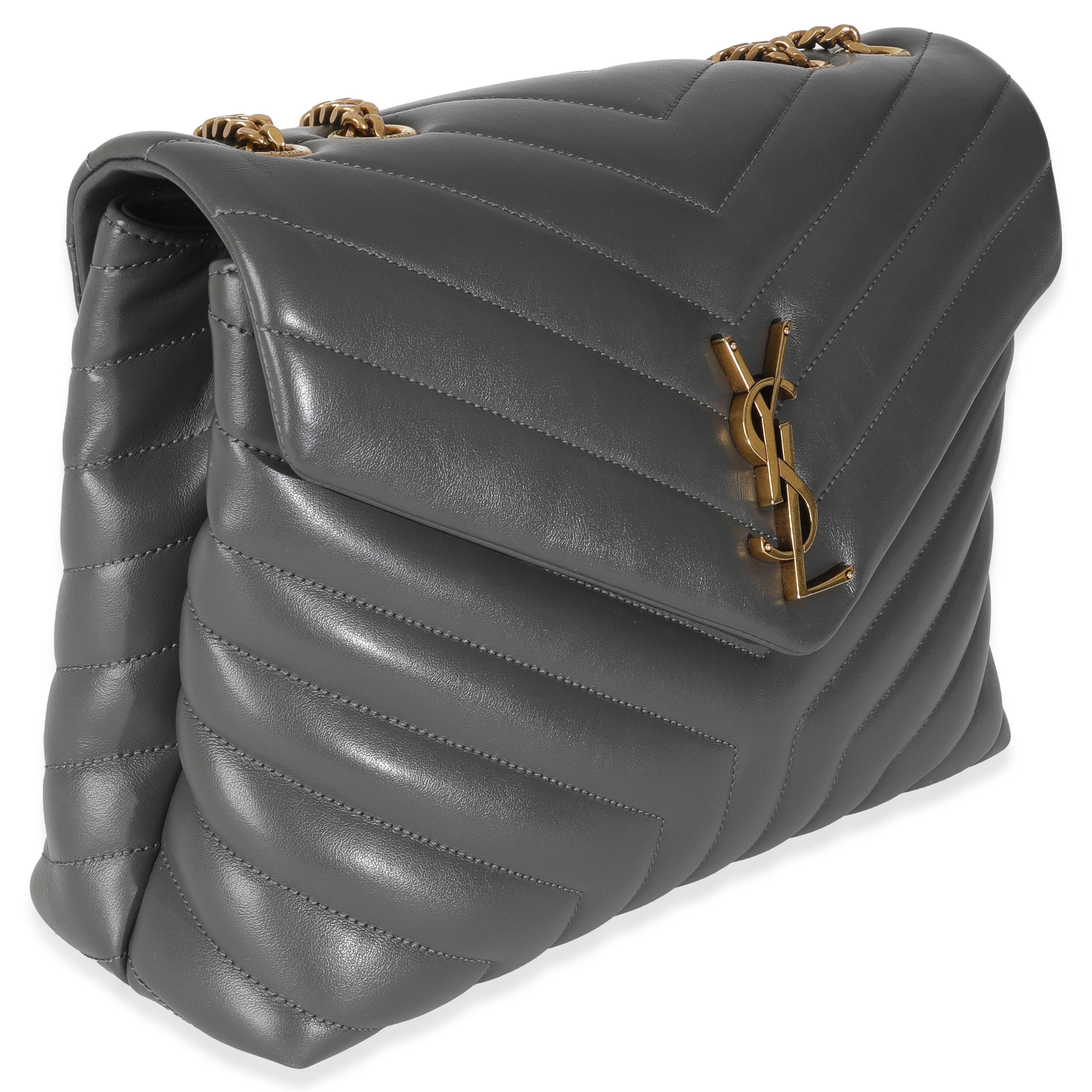 Grigio Saint Laurent Borsa media trapuntata in pelle di vitello grigia con catena Loulou in vendita
