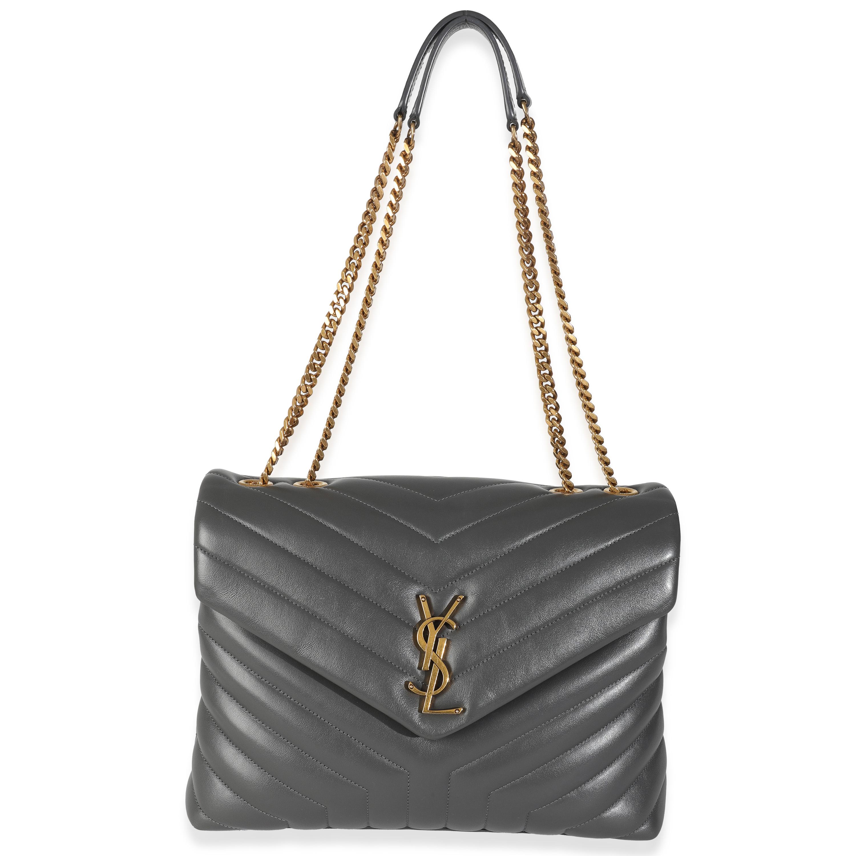 Saint Laurent Borsa media trapuntata in pelle di vitello grigia con catena Loulou in vendita 1