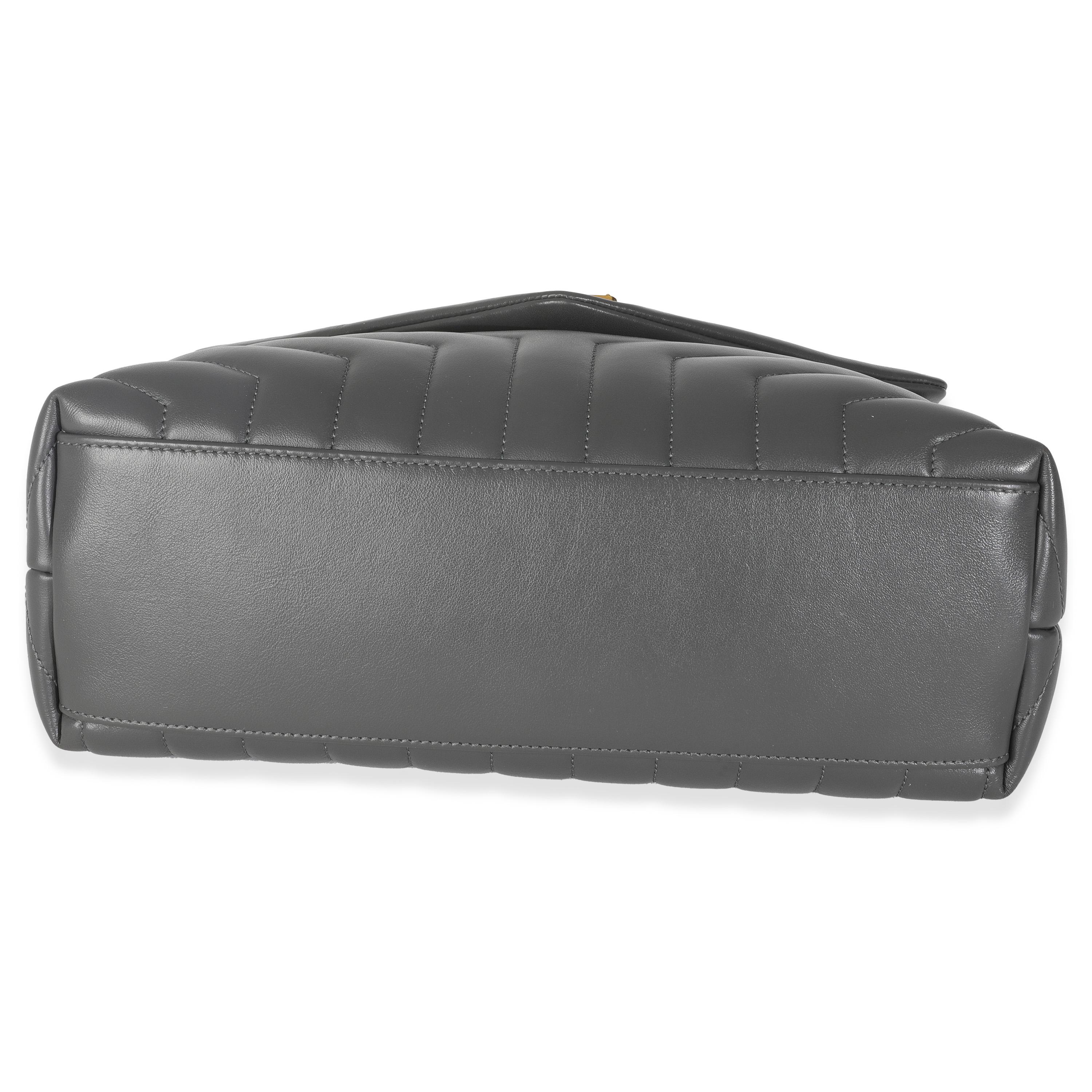 Saint Laurent Borsa media trapuntata in pelle di vitello grigia con catena Loulou in vendita 3