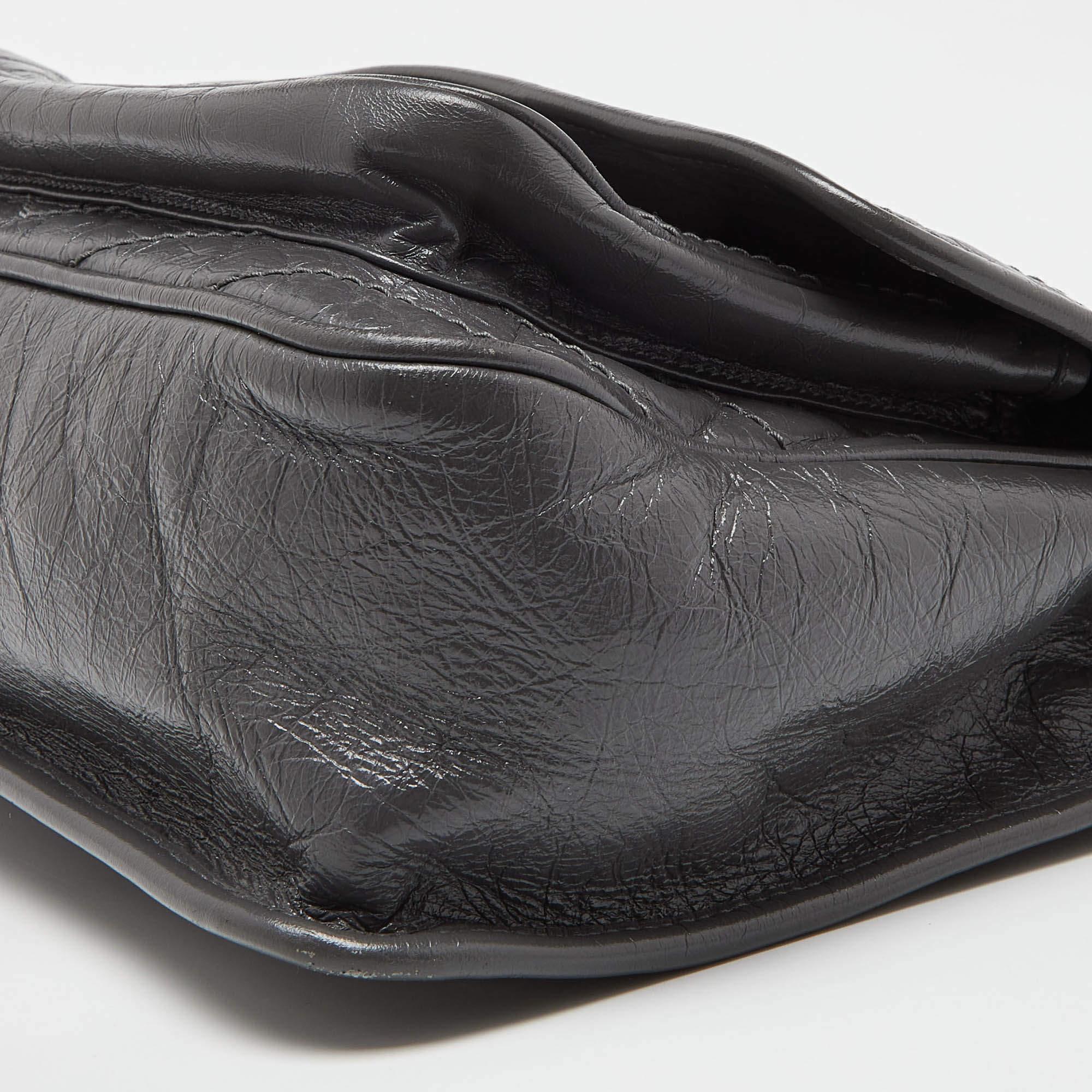 Saint Laurent Grey Crinkled Leather Medium Niki Shoulder Bag For Sale 6