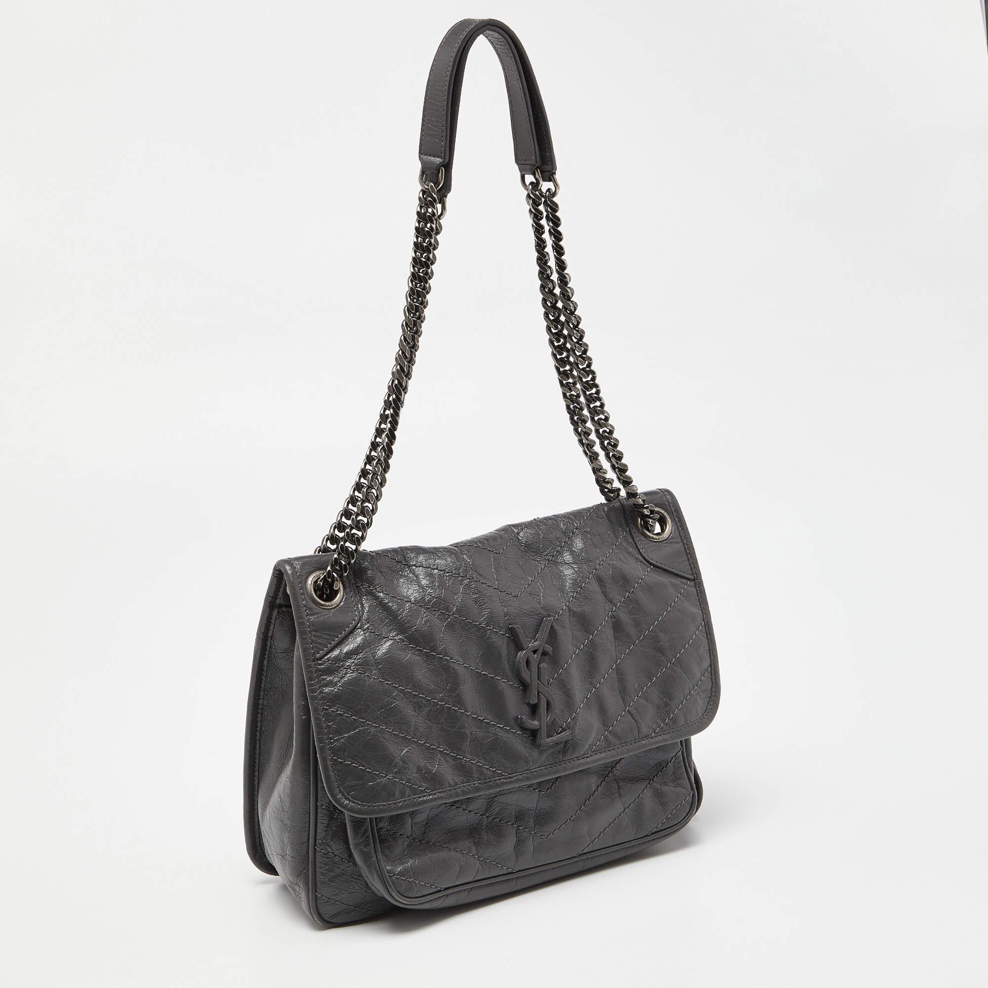 Saint Laurent Grey Crinkled Leather Medium Niki Shoulder Bag In Good Condition For Sale In Dubai, Al Qouz 2