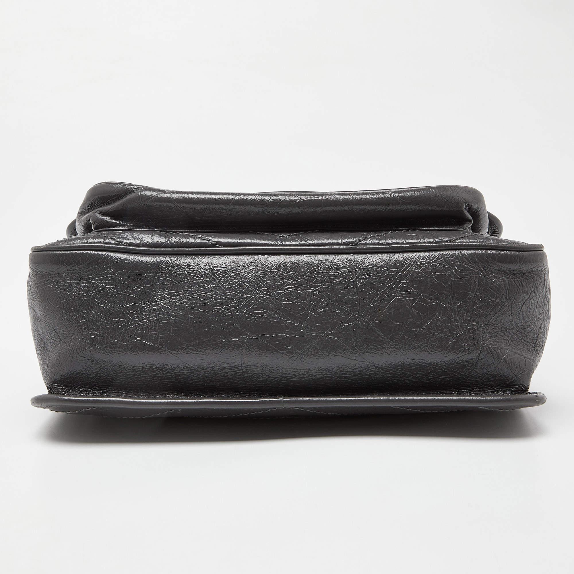 Women's Saint Laurent Grey Crinkled Leather Medium Niki Shoulder Bag For Sale