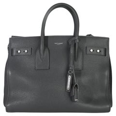 Saint Laurent Graues genarbtes Kalbsleder Klein Souple Sac De Jour