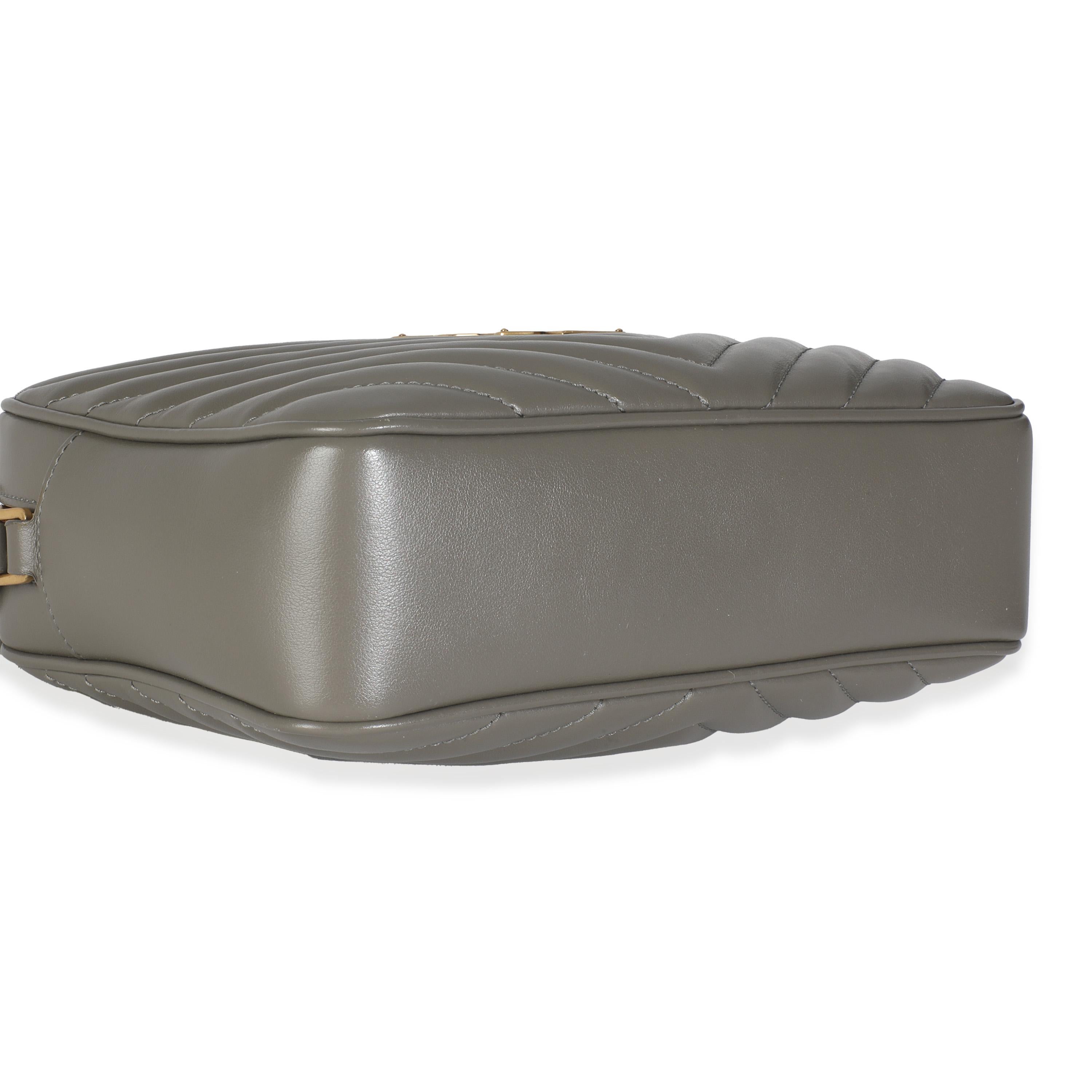 Saint Laurent Bolso Cámara Monograma Lou Gris Kaki Piel de Becerro Matelassé en venta 3