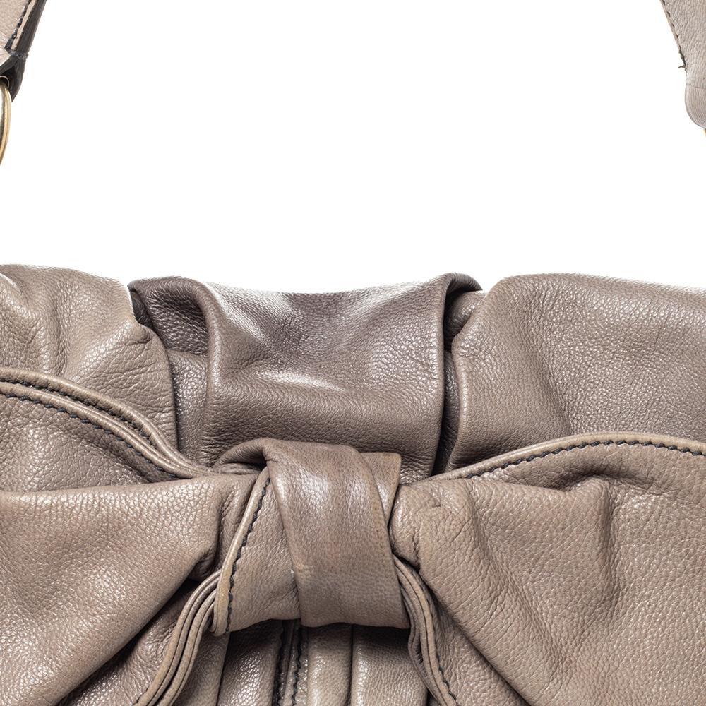 Saint Laurent Borsa a spalla con fiocco in pelle grigia 5