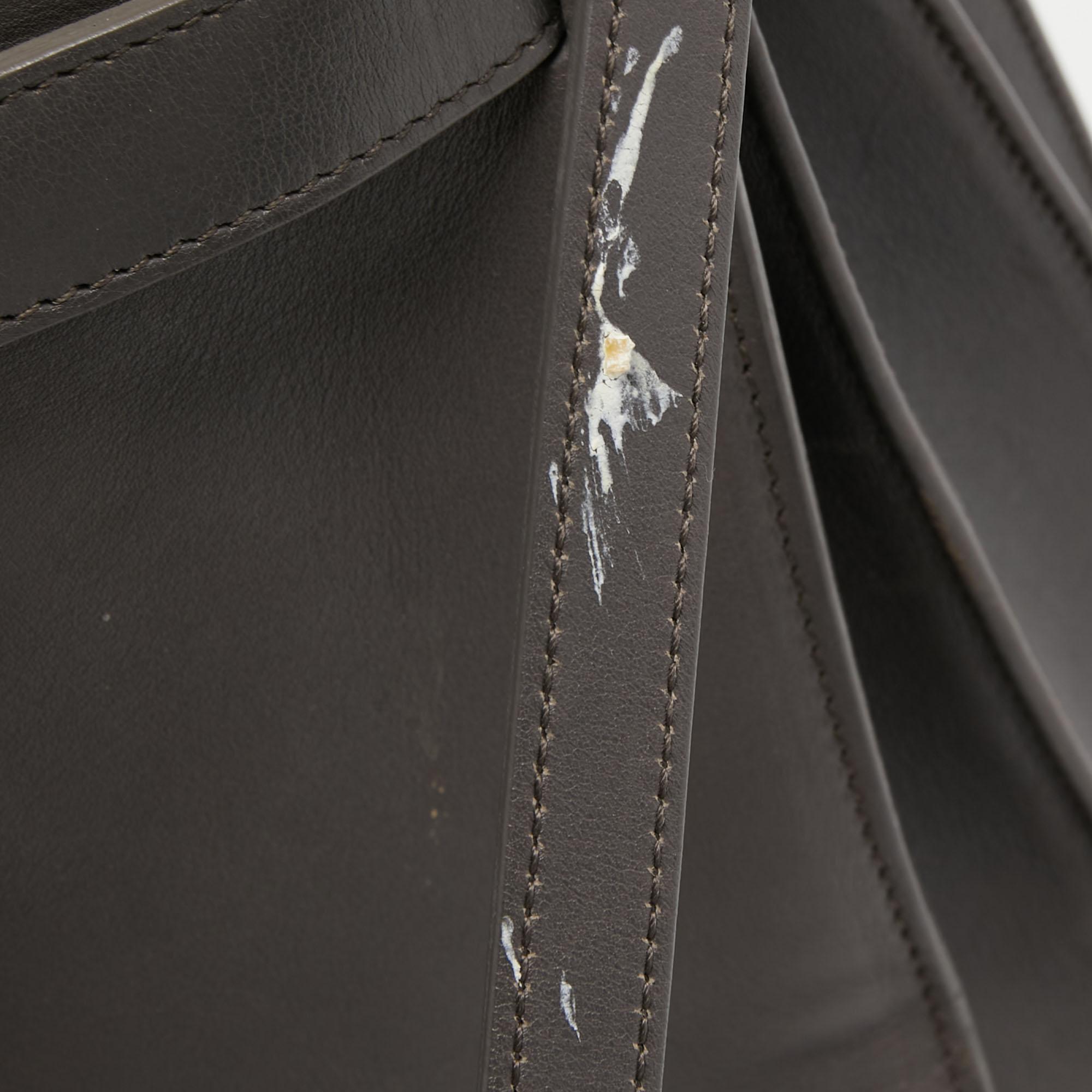 Saint Laurent Grey Leather Small Classic Sac De Jour Tote In Fair Condition In Dubai, Al Qouz 2