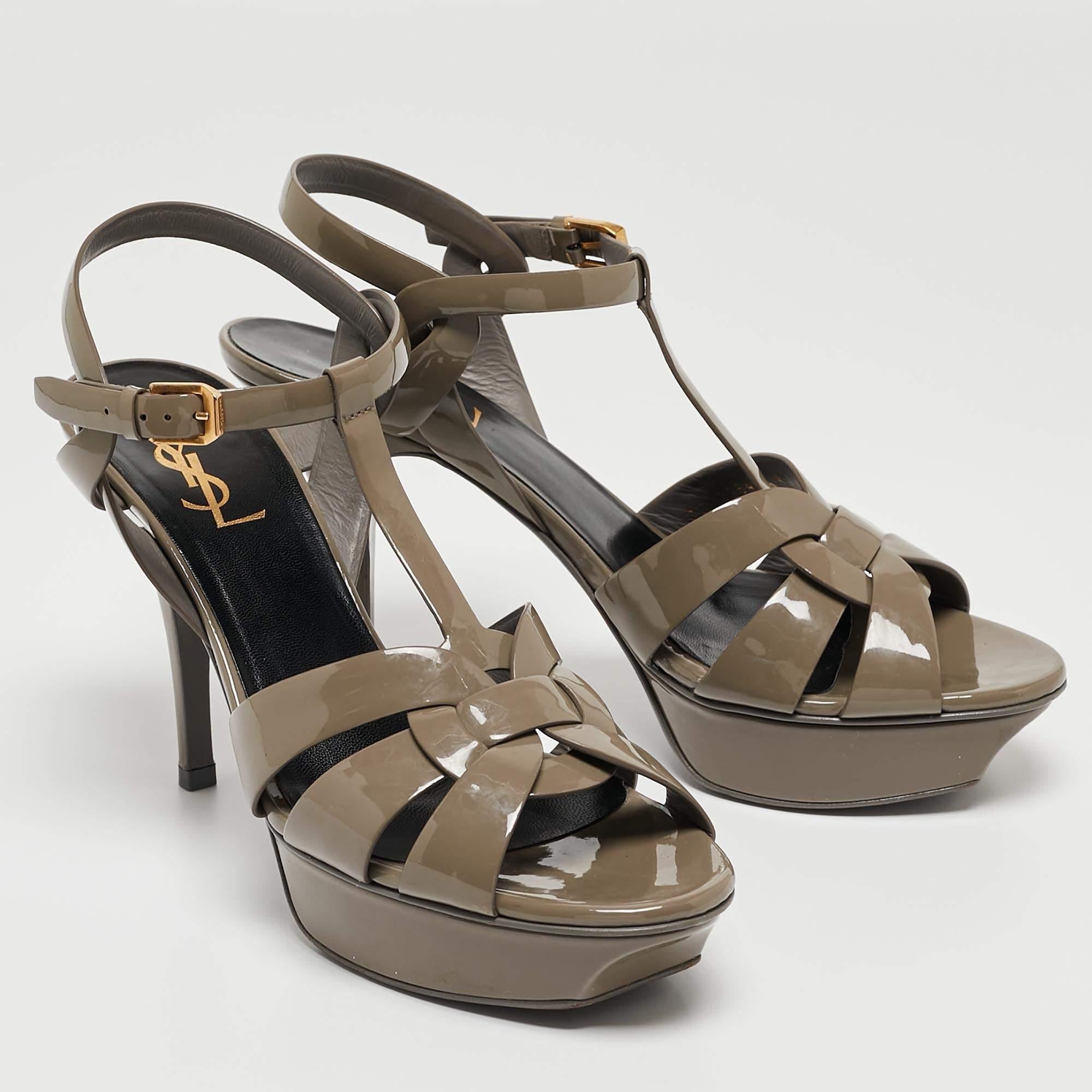 Saint Laurent Grey Patent Tribute Sandals Size 40 In Good Condition In Dubai, Al Qouz 2