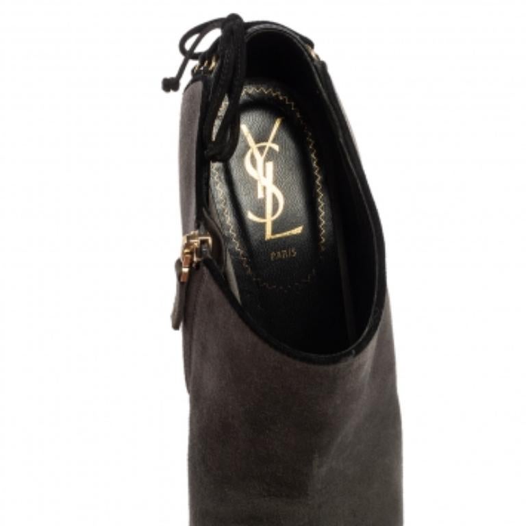 Saint Laurent Grey Suede  Wedge Peep Toe Booties Size 38 In Good Condition For Sale In Dubai, Al Qouz 2