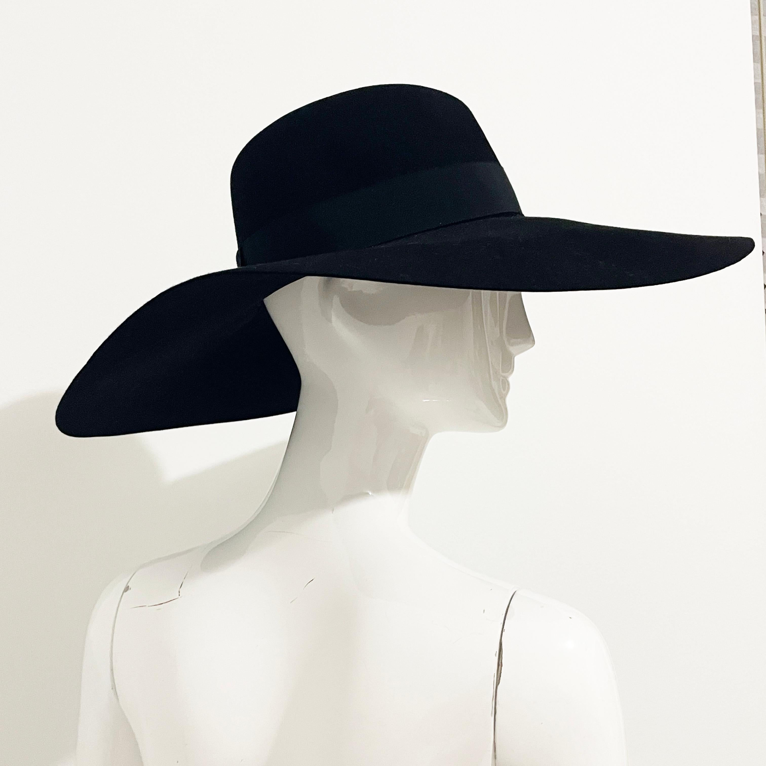 Saint Laurent Hut mit breiter Krempe in Übergröße aus schwarzem Kaninchenpelz und Filz Größe 56 für Damen oder Herren im Angebot
