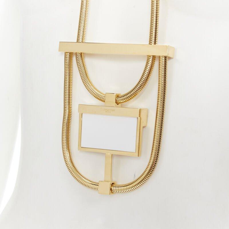 SAINT LAURENT Hedi Slimane Collana con pendente geometrico in pietra bianca Opium
Riferimento: TGAS/B01764
Marchio: Saint Laurent
Stilista: Hedi Slimane
Model: Collana Opium
Collezione: Passerella
Materiale: Metallo
Colore: Oro, Bianco
Modello: