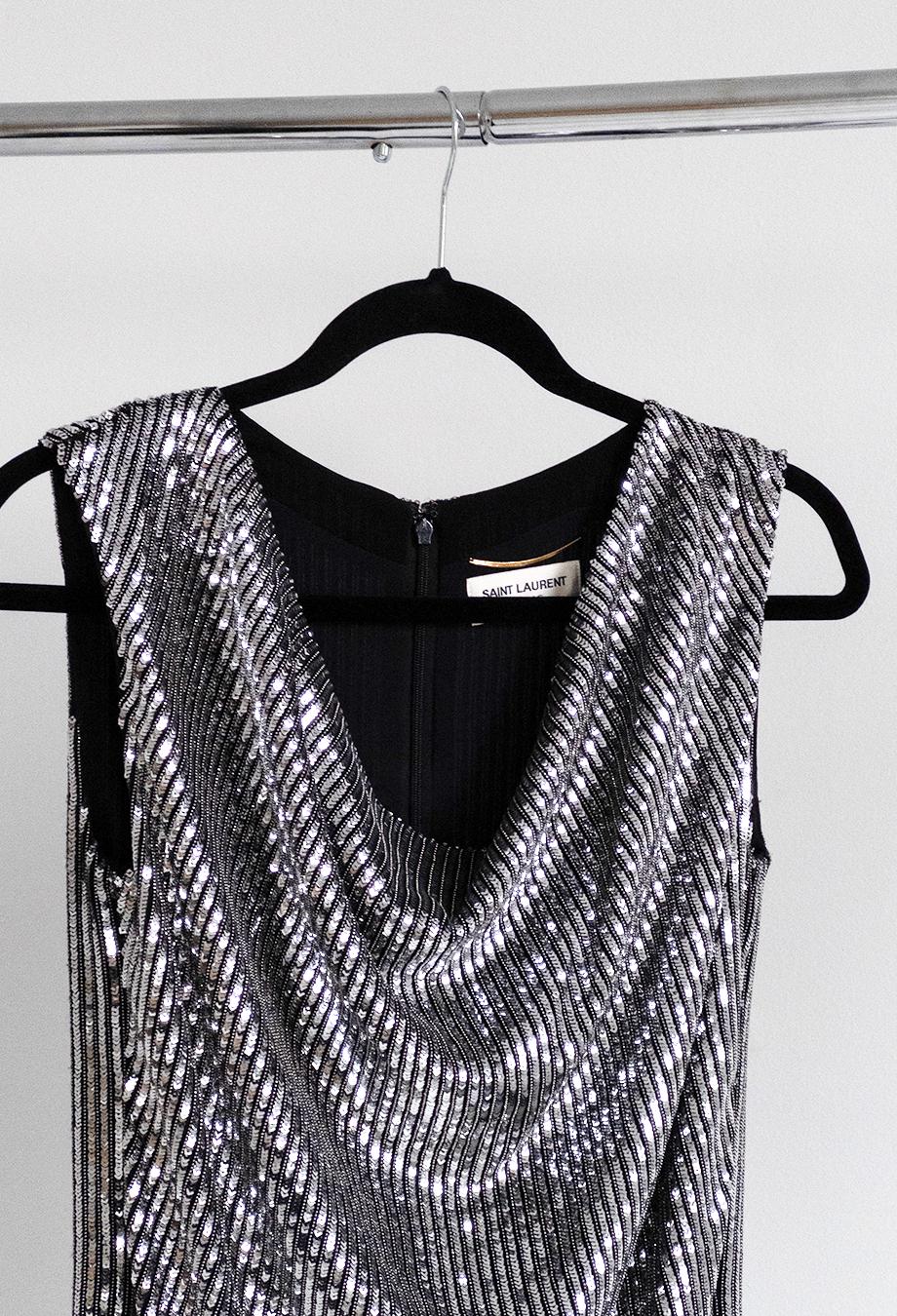 Saint Laurent Hedi Slimane Mini vestido de lentejuelas plateadas Sz FR36 en venta 4