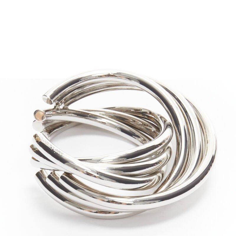 SAINT LAURENT Hedi Slimane Bracelet manchette torsadé en métal argenté à structure architecturale Pour femmes en vente