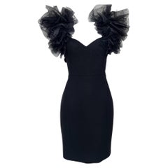 Saint Laurent, Heidi Slimane era FW 2016 Mini Vestido Negro con Hombros de Tul