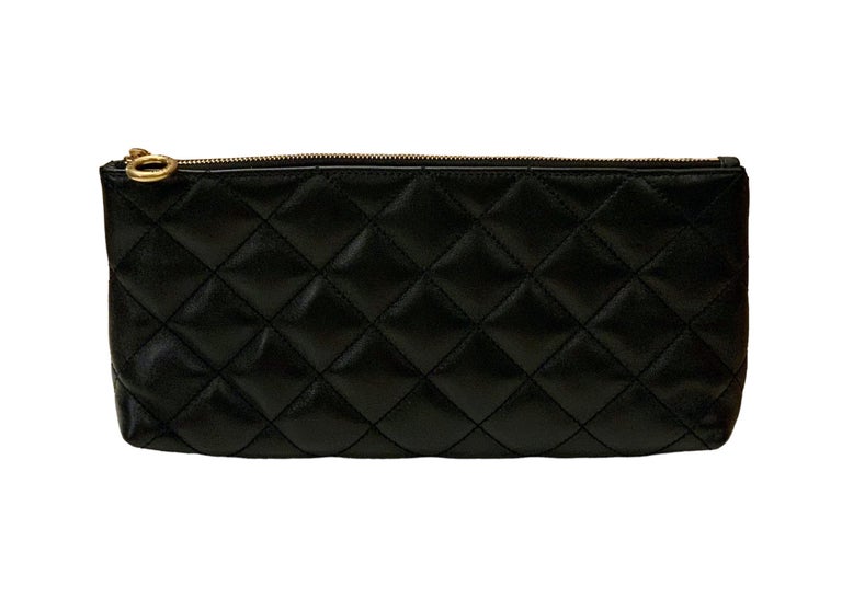 ICARE maxi shopping bag in quilted lambskin, Saint Laurent, YSL.com nel  2023