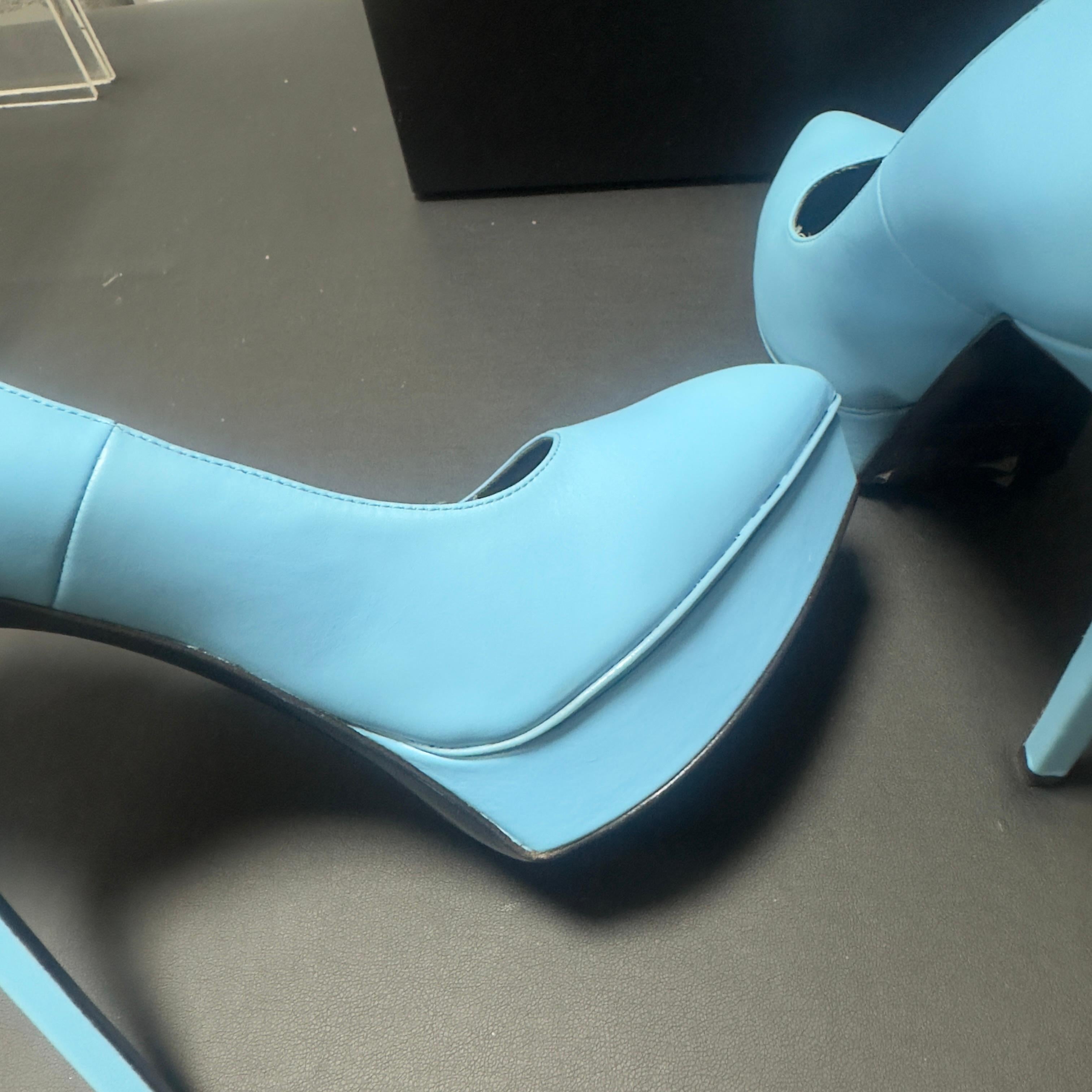 Saint Laurent Janis 105 Plateau-Pumps aus himmelblauem Leder - Größe 36 EU im Angebot 8