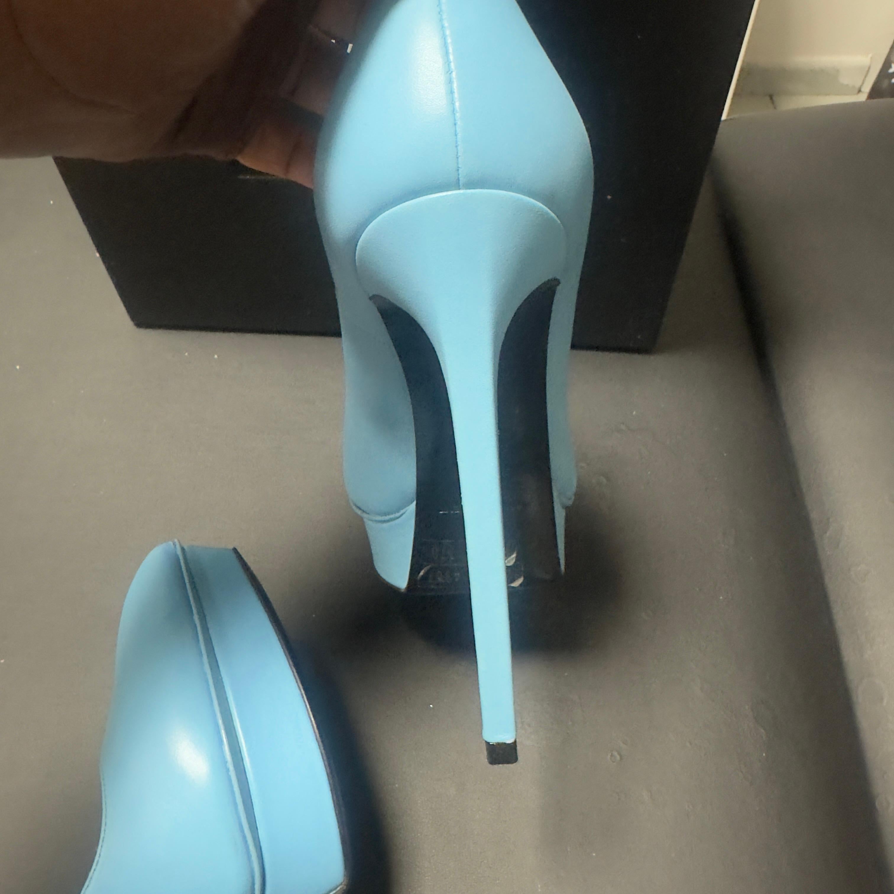 Saint Laurent Janis 105 Plateau-Pumps aus himmelblauem Leder - Größe 36 EU im Angebot 9