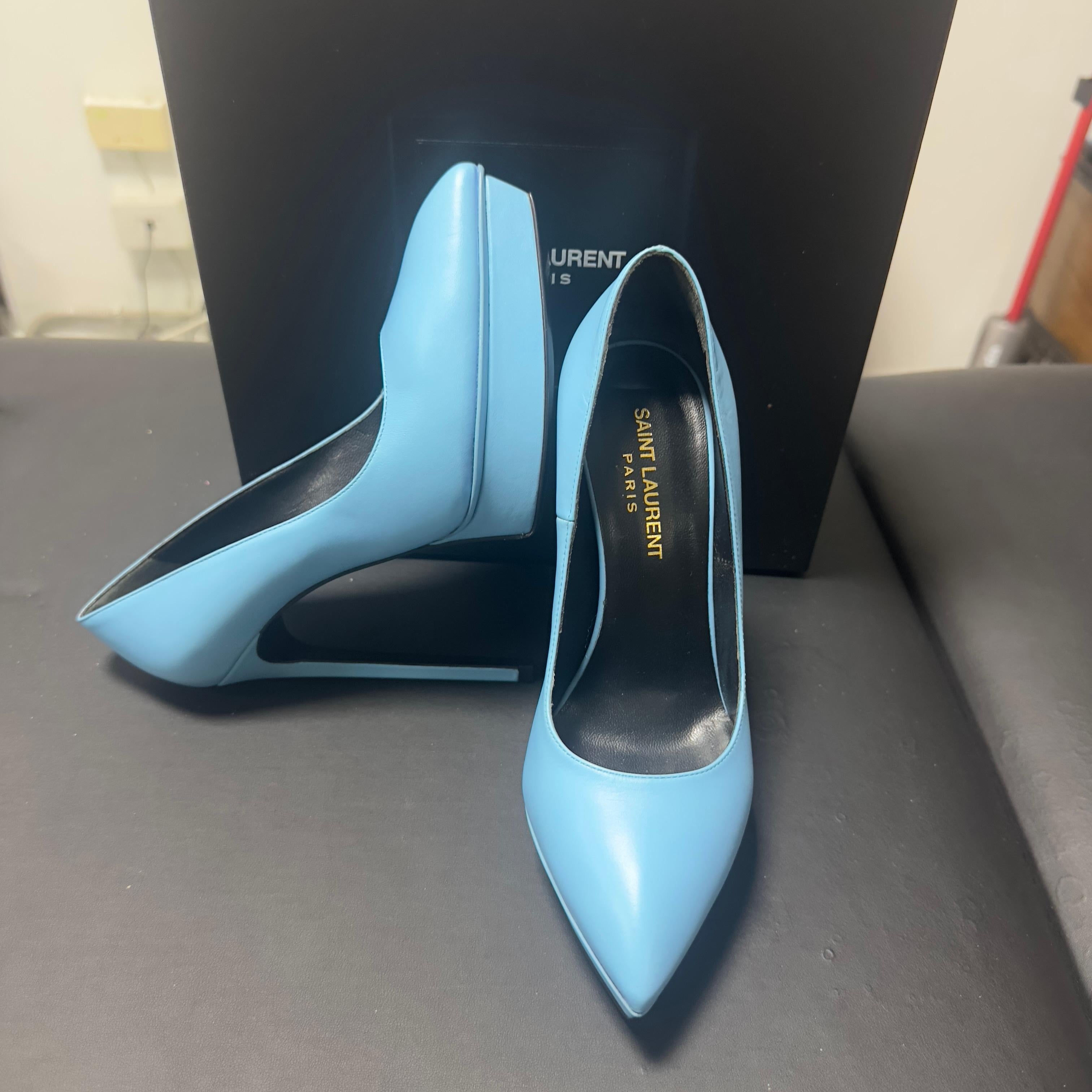 Saint Laurent Janis 105 Plateau-Pumps aus himmelblauem Leder - Größe 36 EU im Angebot 3