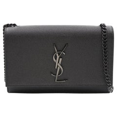 Saint Laurent Kate Grain De Poudre Borsa a tracolla piccola in pelle nera Hardwar