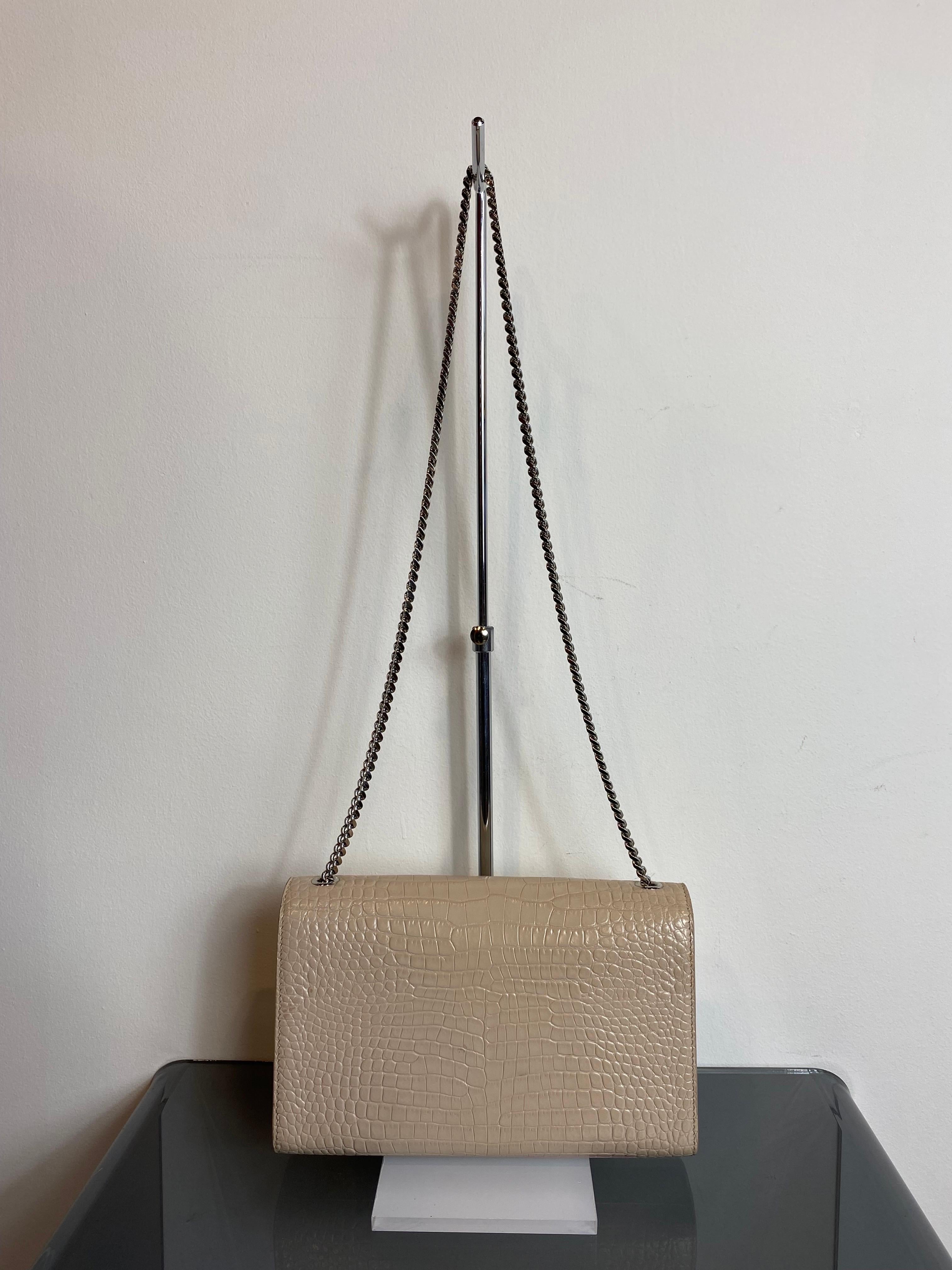 Saint Laurent Kate monogramme pochette In Excellent Condition For Sale In Carnate, IT