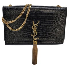 Bolso de hombro Saint Laurent Kate con borla y relieve de cocodrilo