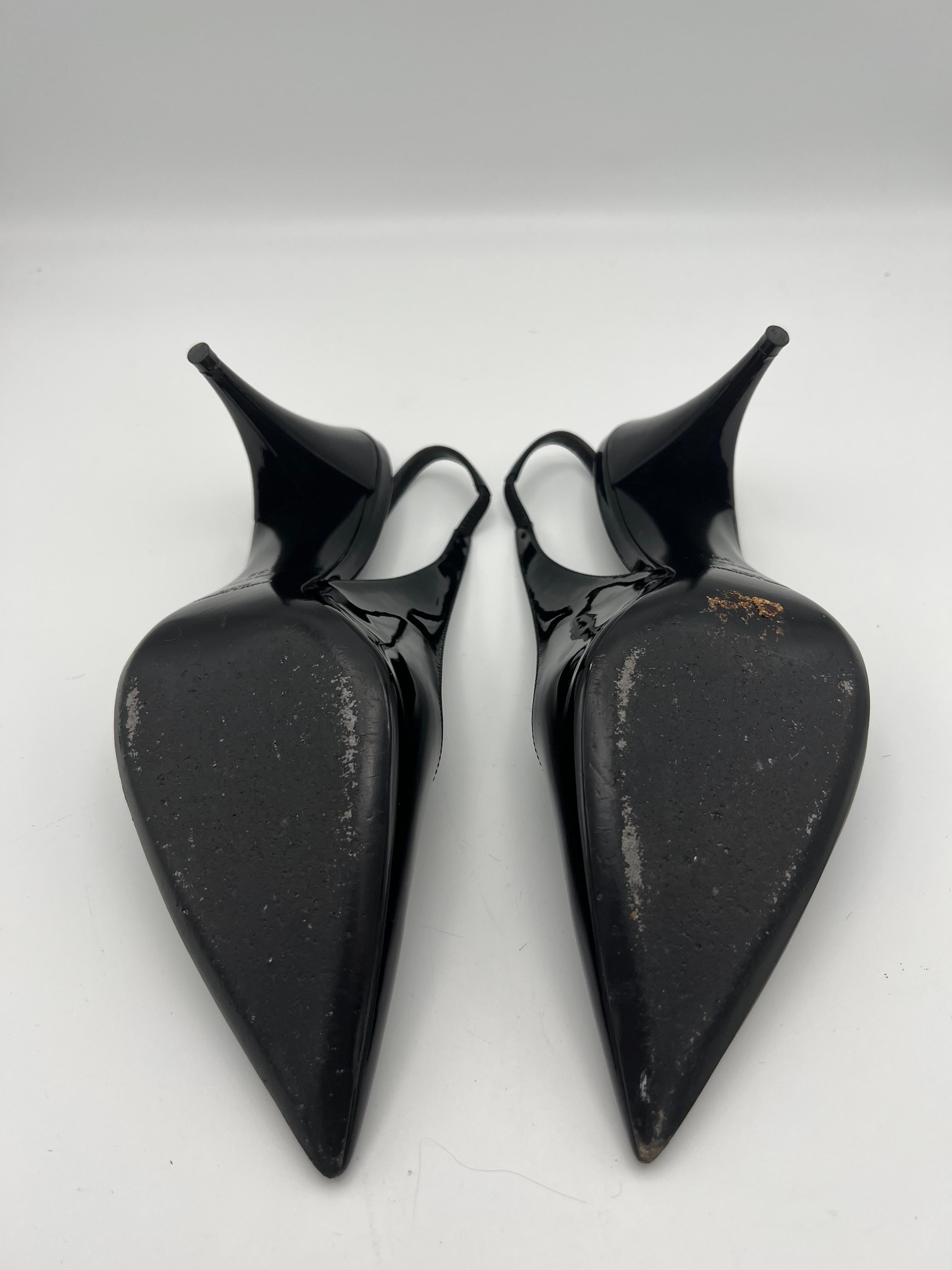 Saint Laurent Kiki Black Patent Pumps, Size 39 In Excellent Condition For Sale In Beverly Hills, CA