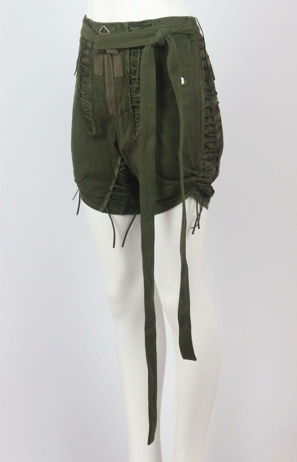 Saint Laurent: pantaloncini in twill di cotone e lino con lacci In condizioni ottime a London, GB