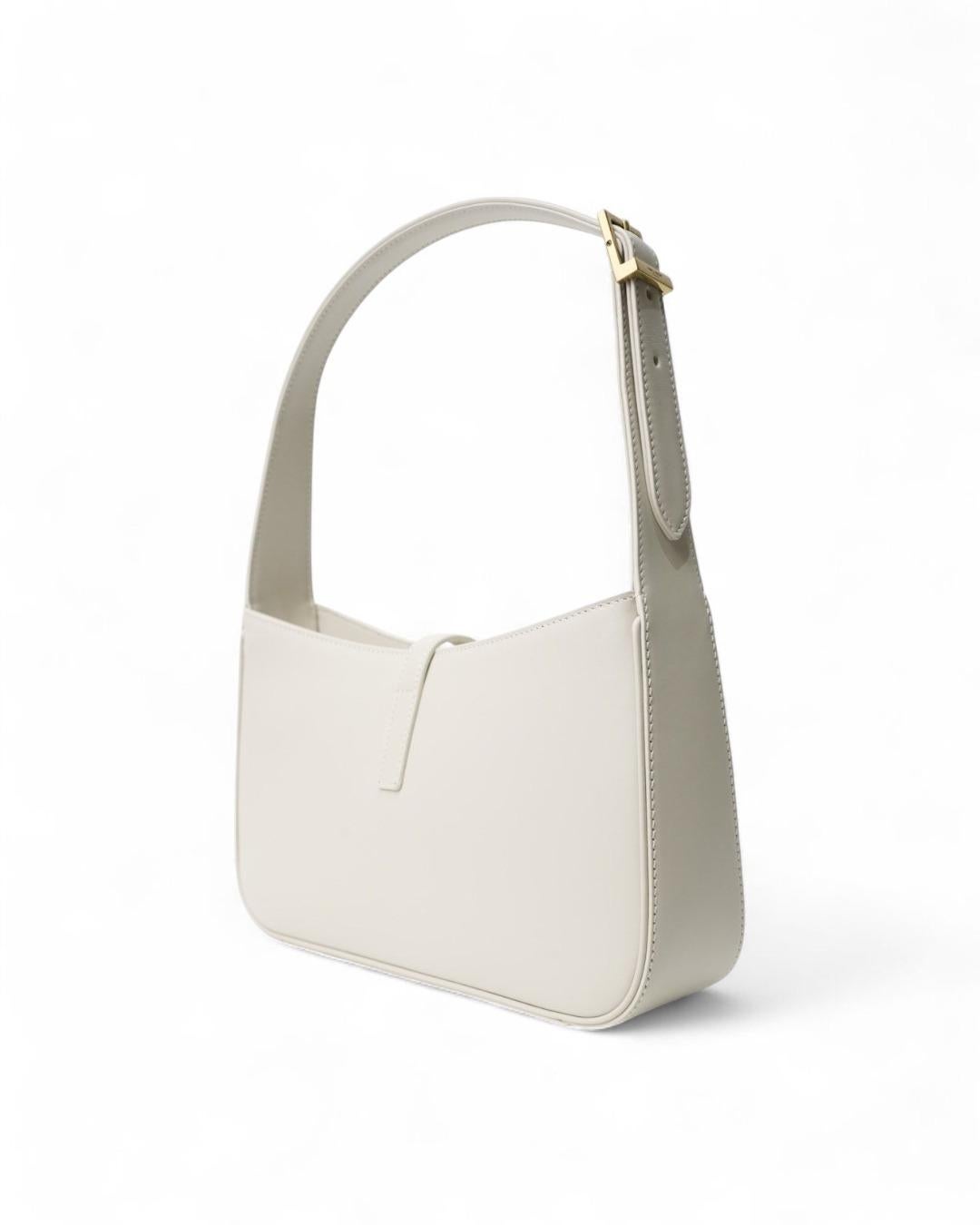 Saint Laurent Le 5 à 7 Hobo Blanc en vente 1
