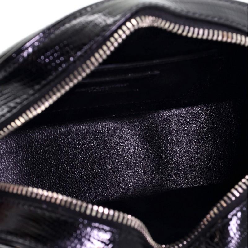 Saint Laurent Le 61 Kameratasche aus geprägtem Lackleder mit Eidechsenprägung 1