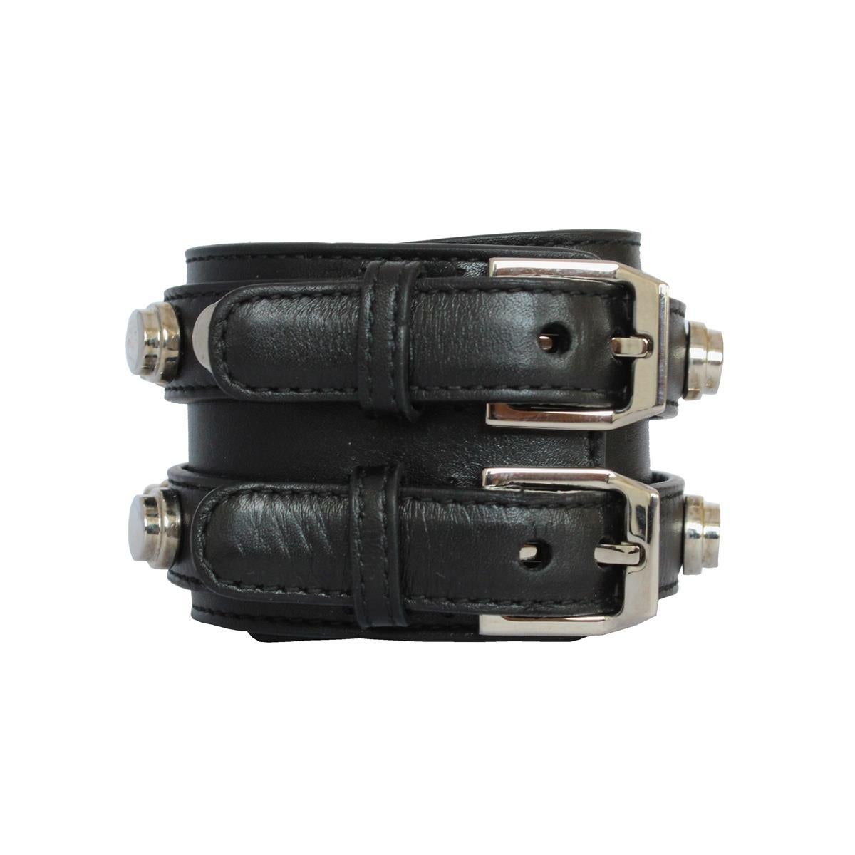 Leather
Black color
Metal studs
Double buckle
Length cm 5 (1.96 inches)
Width cm 26 (10.2 inches)
Free express international shipping !