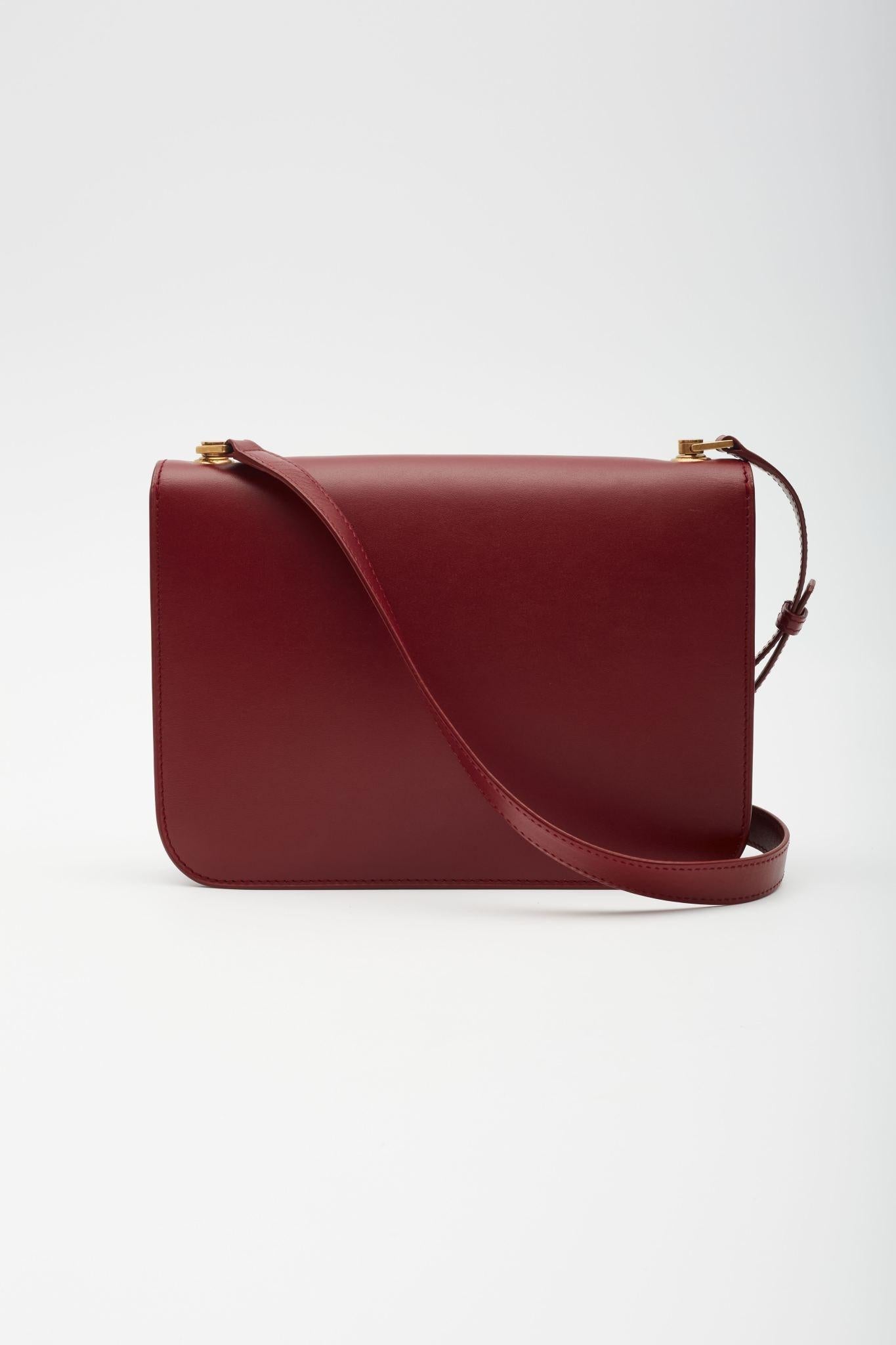 Saint Laurent Leather Red Opyum Le Carre Shoulder Bag In Excellent Condition For Sale In Montreal, Quebec