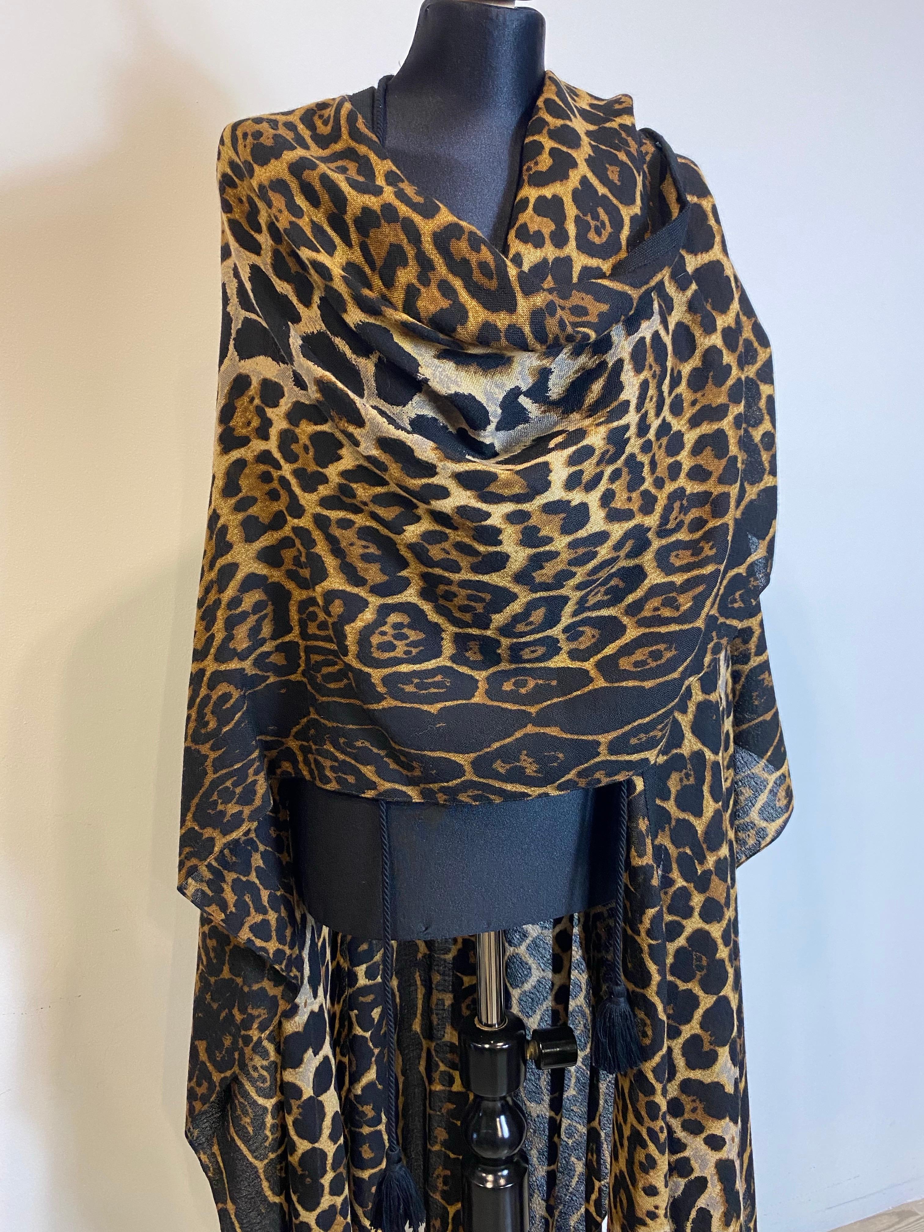 Mantella poncho leopardata Saint Laurent in vendita 6