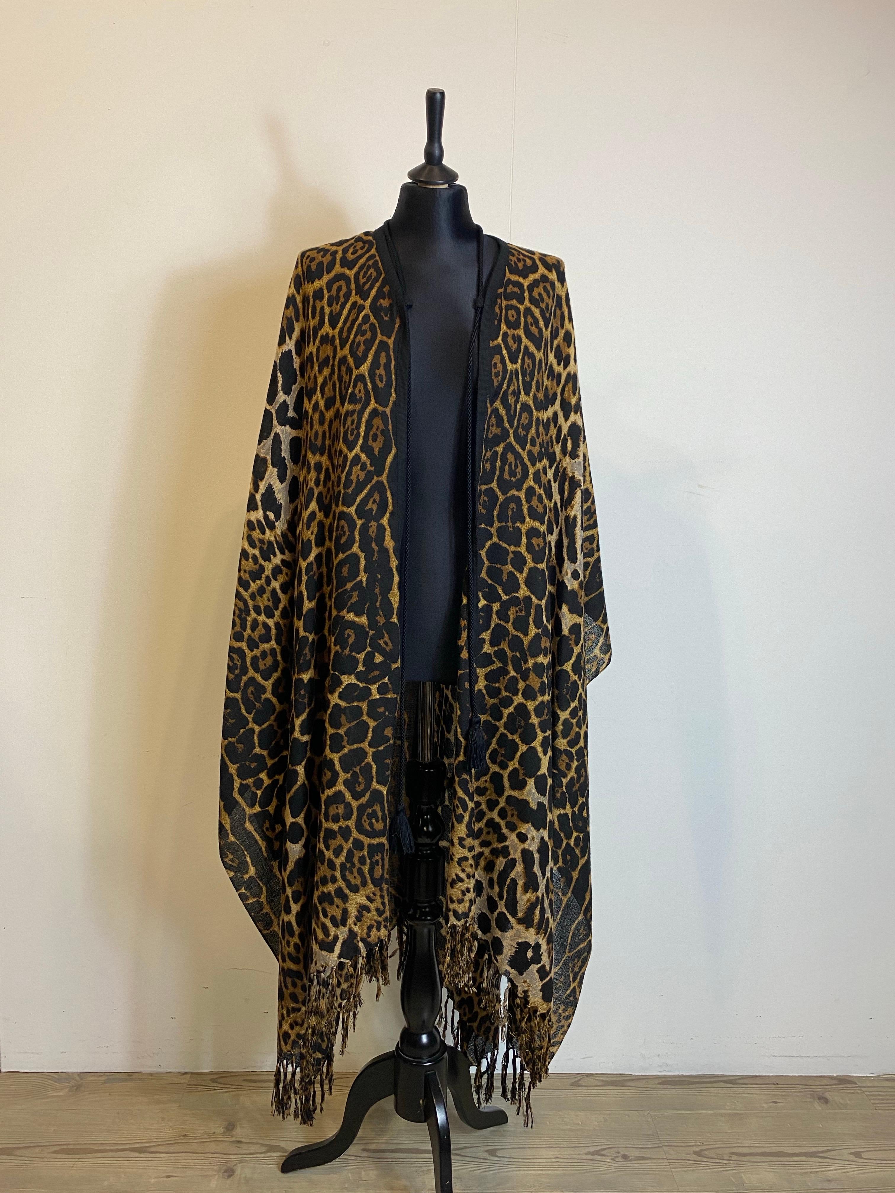 Mantella poncho leopardata Saint Laurent in vendita 4