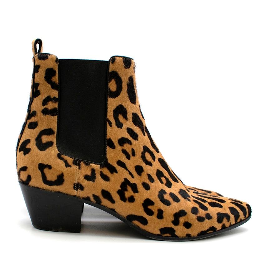 Saint Laurent Leopard-print calf hair ankle boots

- Ankle boots
- Leopard-print calf hair
- Cuban block heel 
- Elasticated inserts 
- Pull on
- Pointed Toe 

Made in Italy 

Please note, these items are pre-owned and may show signs of being stored