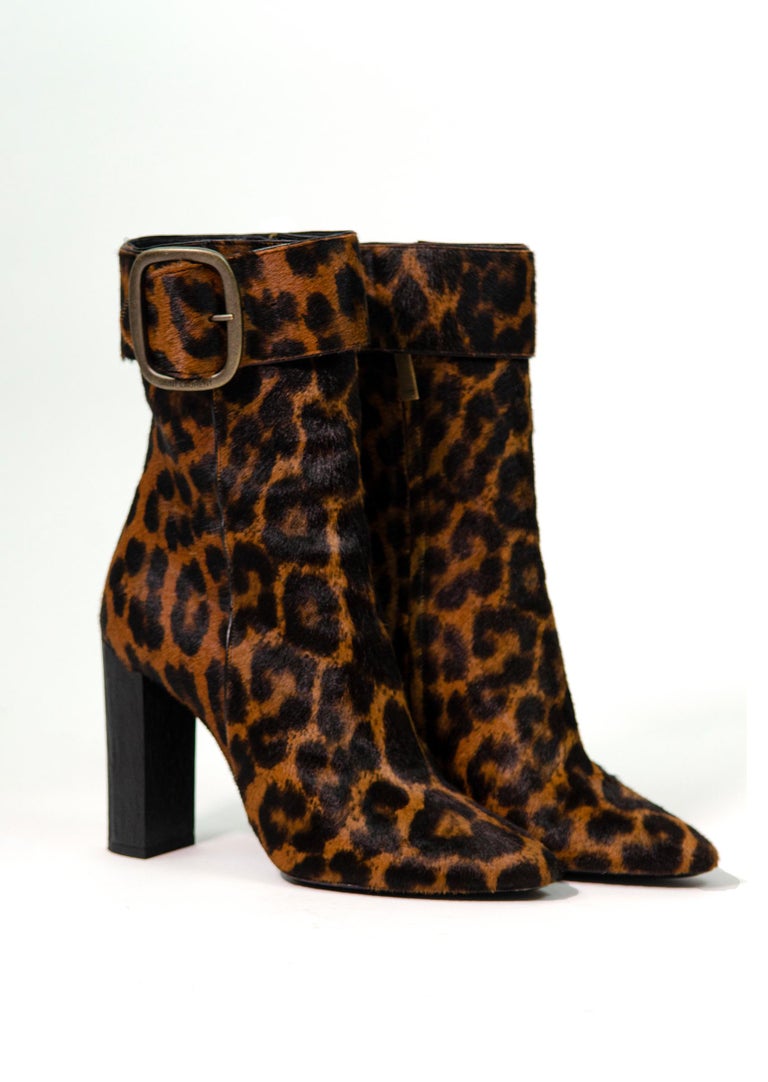 Stunning pony hair Joplin boots by Saint Laurent in leopard print<3

Made from a calf skin in a pony hair effect, these Joplin boots have a distinctly modern silhouette with a large buckle and block heel. The buckle is embossed with the Saint