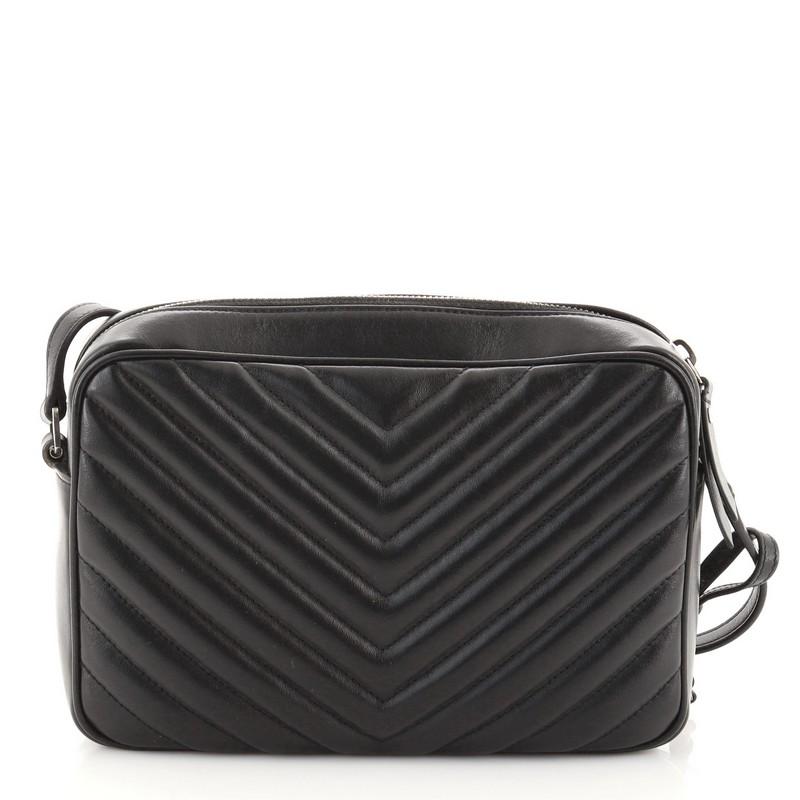 Saint Laurent Lou Kameratasche Matelasse Chevron Leder Small im Zustand „Gut“ in NY, NY