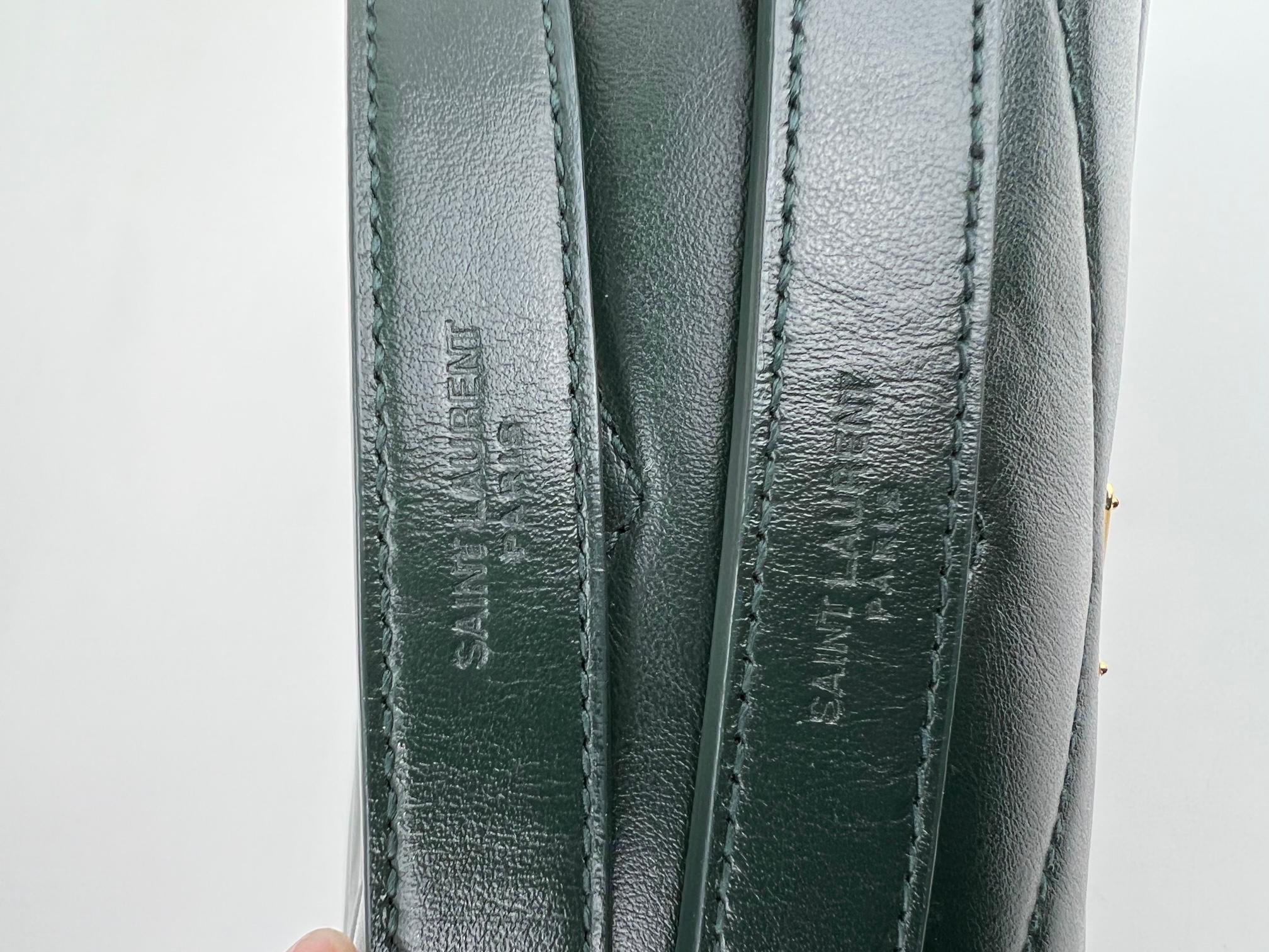 Preowned 100% Authentic
Saint Laurent Small Loulou Matelassé Y Leather
Shoulder Bag
RATING: A...excellent, near mint, only 
slight signs of wear
MATERIAL: calfskin leather
STRAP: leather and chain
DROP:  single 21'' double 12''
COLOR:  dark green
