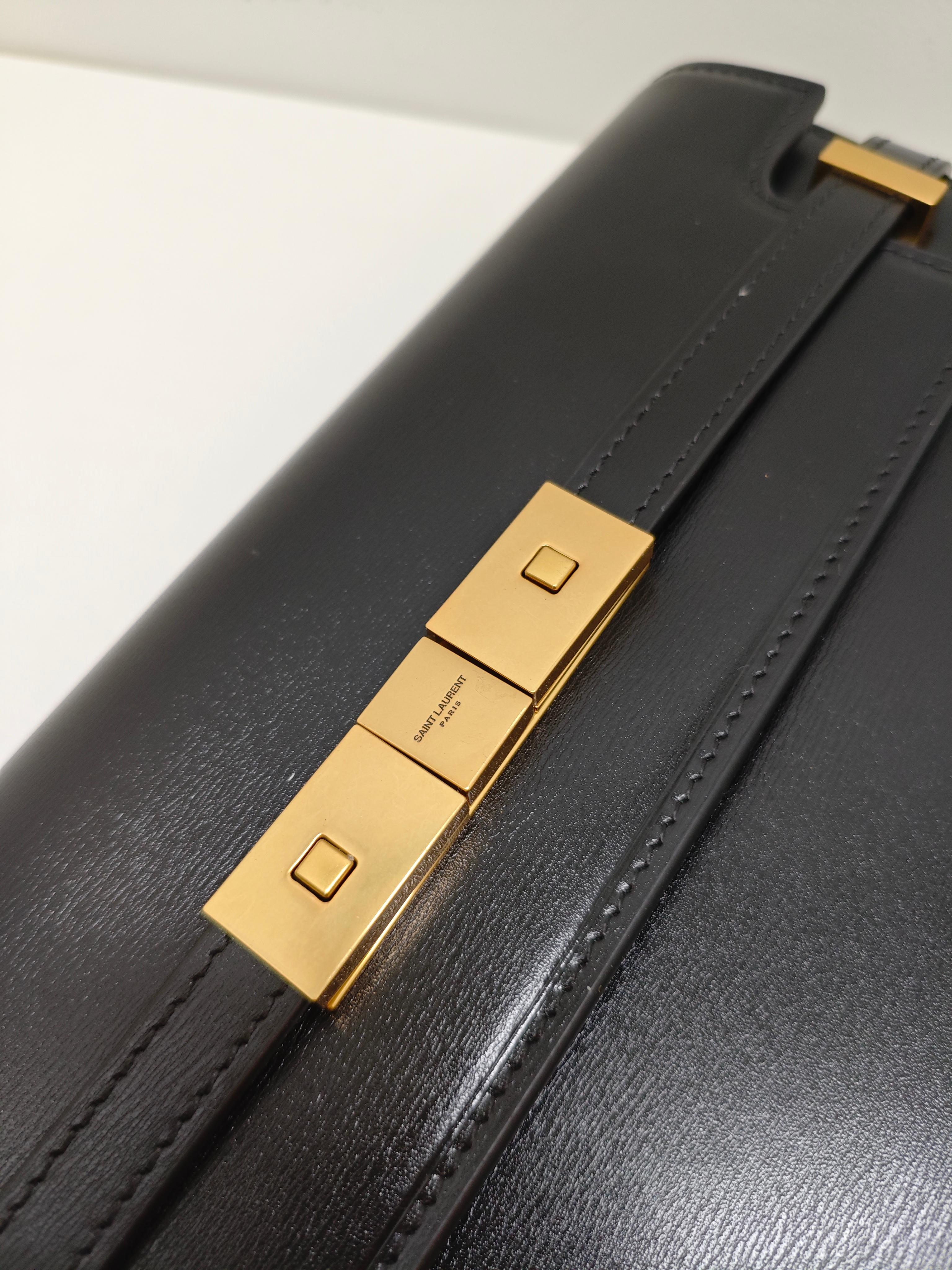 Femenino o masculino Saint Laurent Bolso de hombro mediano Manhattan en caja de piel en venta