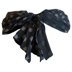 Saint Laurent Maxi stars Bow