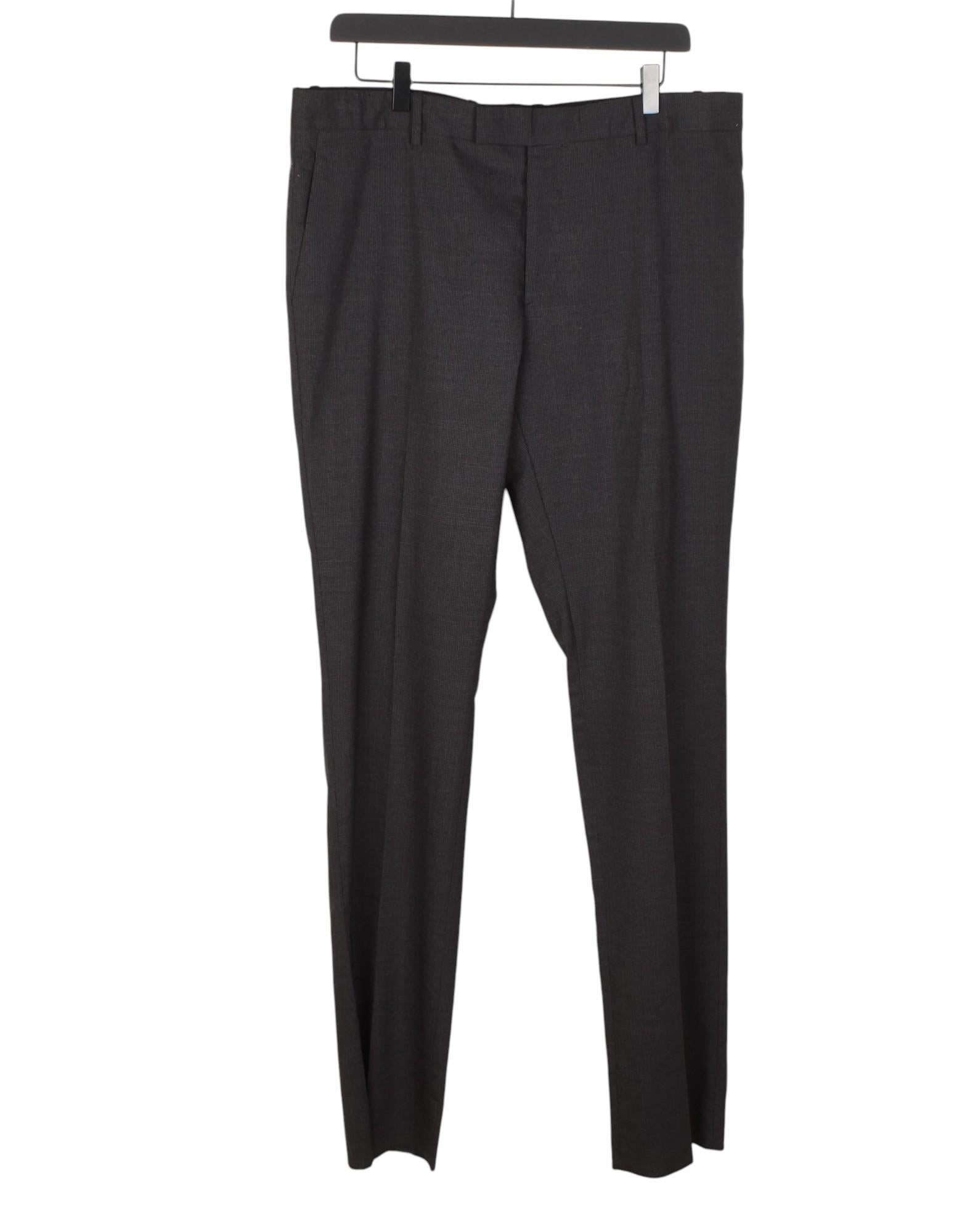 Check my other listings. Have many more designer clothes for sale. Open to any offers.
Item for sale is 100% genuine Saint Laurent Paris Formal Men Pants, S1416, PE8, 366g.
Color: grey
(An actual color may a bit vary due to individual computer
