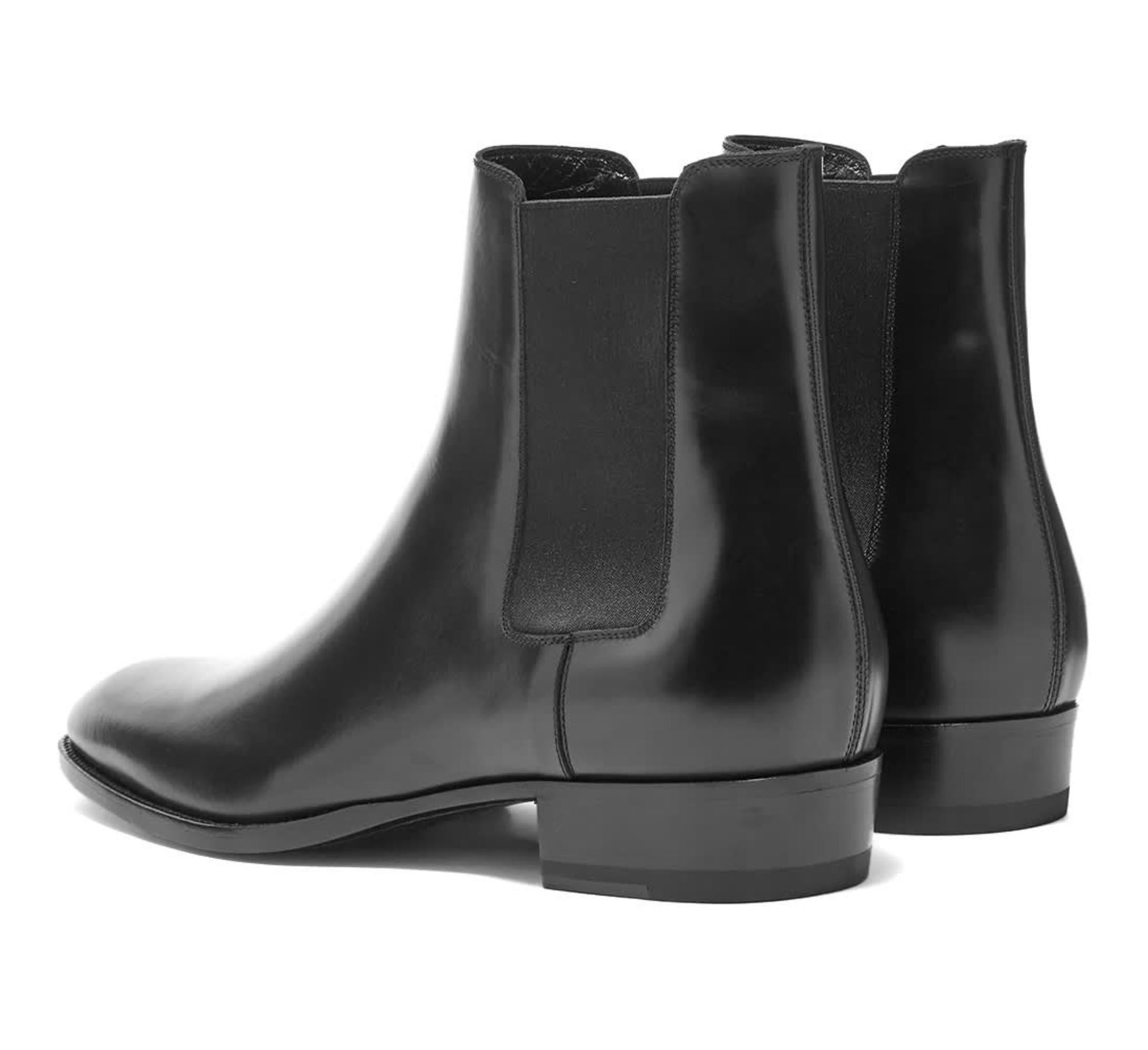 Saint Laurent Mens Black Smooth Leather Wyatt 30 Chelsea Boot Size 45 In New Condition In Paradise Island, BS
