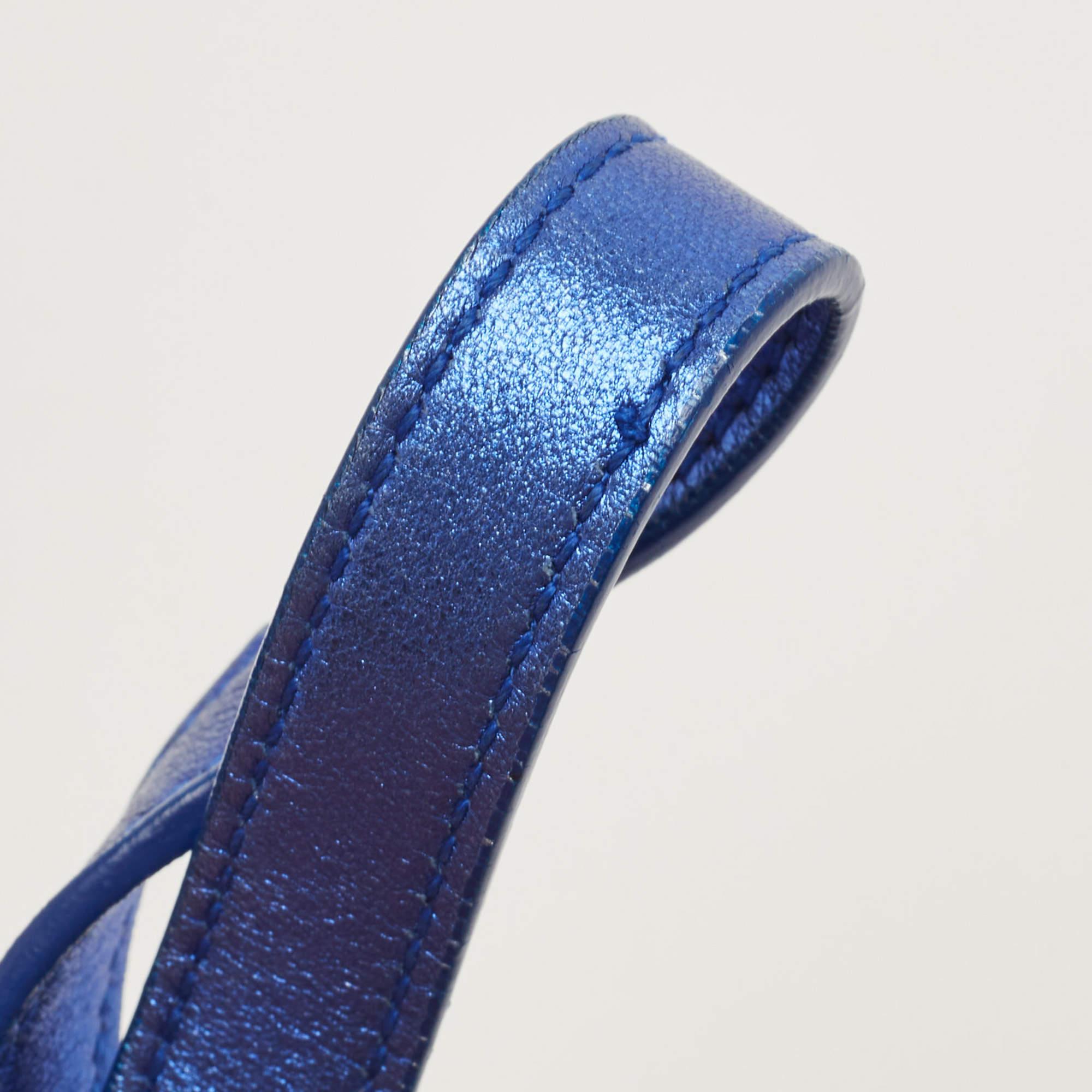 Saint Laurent Metallic Blue Leather Nano Classic Sac De Jour Tote Pour femmes en vente